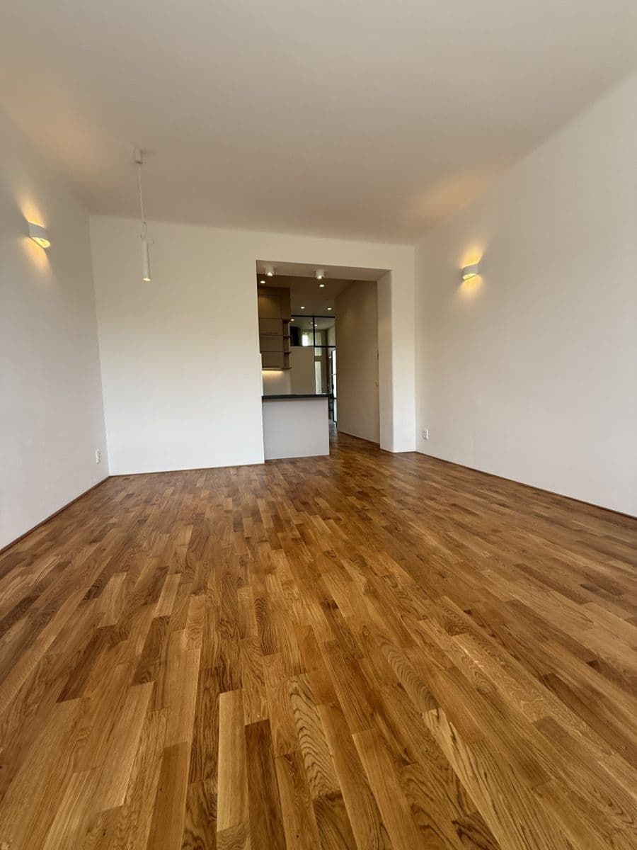 1 bedroom with open-plan kitchen flat to rent, 55 m², Vodárenská, Prague, Prague 1 bedroom with open-plan kitchen flat to rent, 55 m², Vodárenská, Prague, Prague