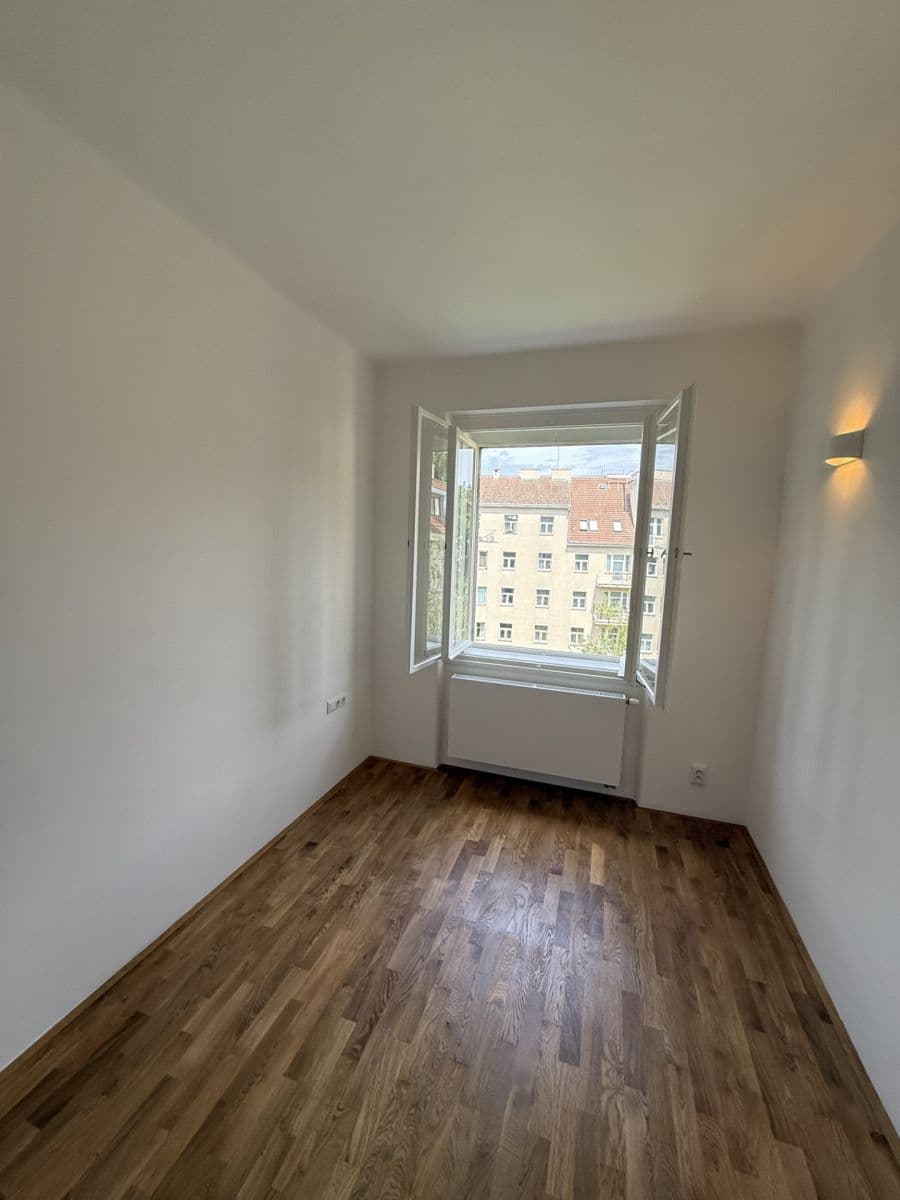 1 bedroom with open-plan kitchen flat to rent, 55 m², Vodárenská, Prague, Prague 1 bedroom with open-plan kitchen flat to rent, 55 m², Vodárenská, Prague, Prague