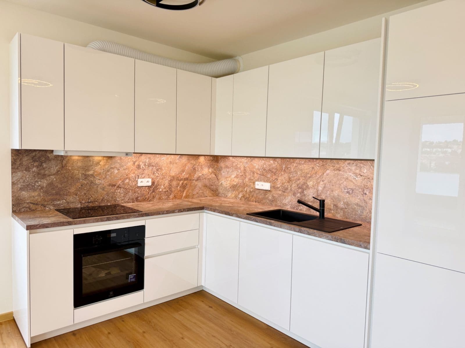 2 bedroom with open-plan kitchen flat to rent, 90 m², Pod Harfou, Prague, Prague 2 bedroom with open-plan kitchen flat to rent, 90 m², Pod Harfou, Prague, Prague