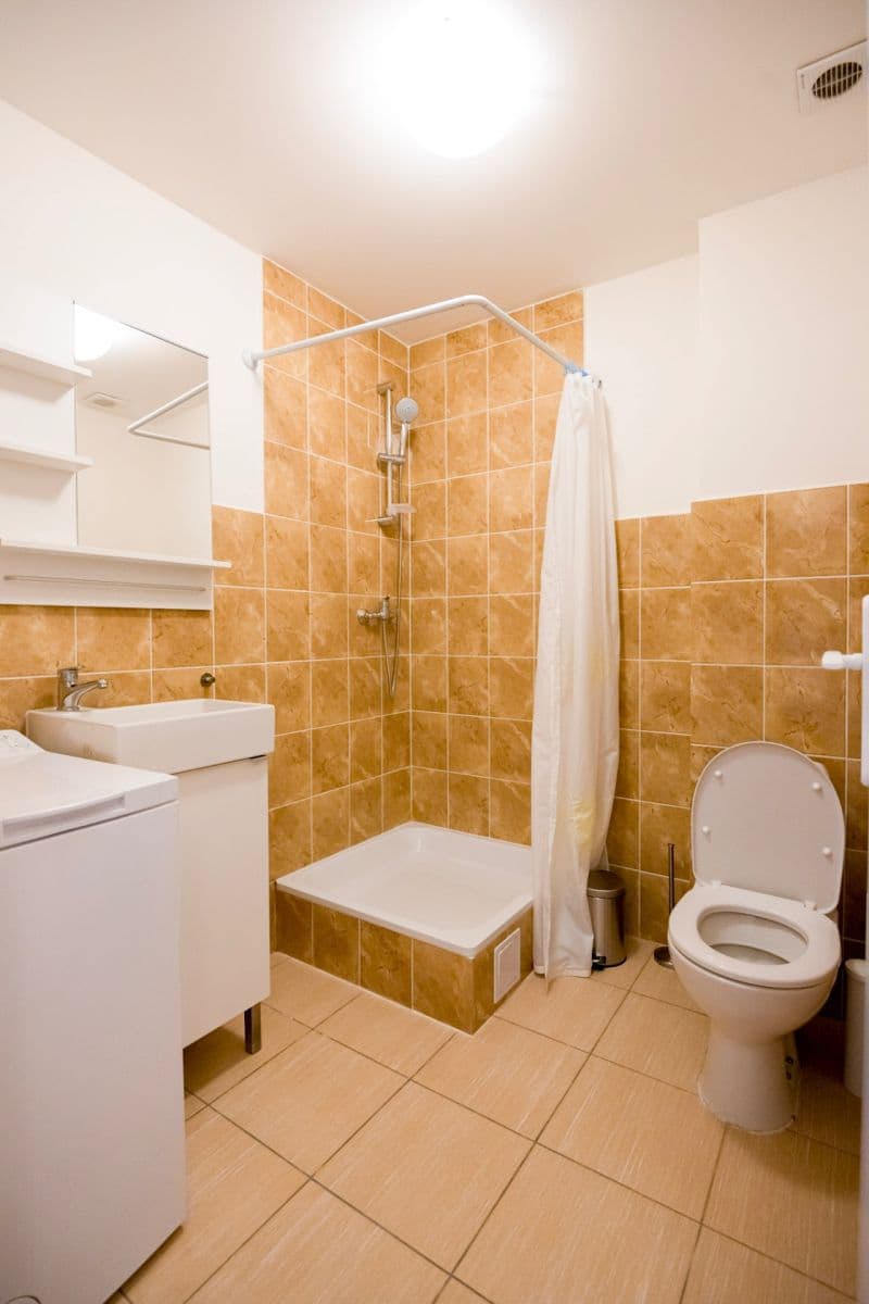 Studio flat to rent, 28 m², Legerova, Prague, Prague Studio flat to rent, 28 m², Legerova, Prague, Prague