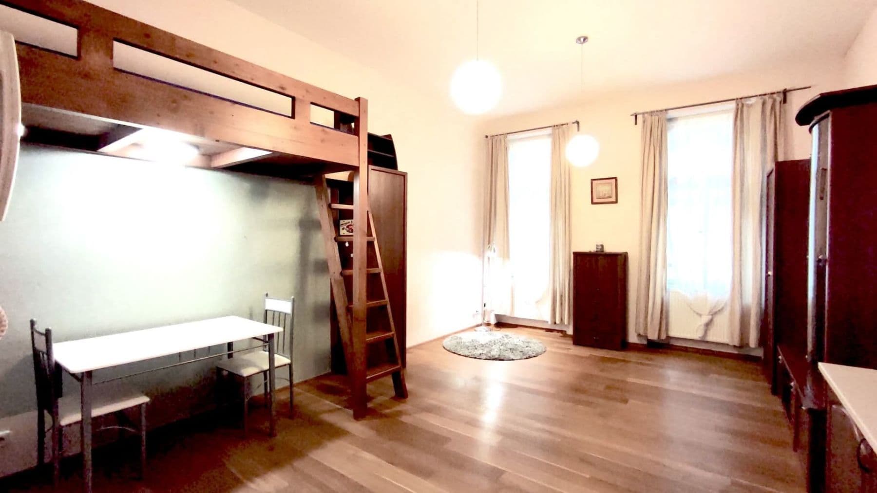 Studio flat to rent, 30 m², Tyršova, Prague, Prague Studio flat to rent, 30 m², Tyršova, Prague, Prague