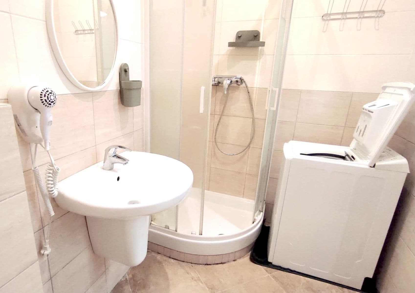 Studio flat to rent, 30 m², Tyršova, Prague, Prague Studio flat to rent, 30 m², Tyršova, Prague, Prague