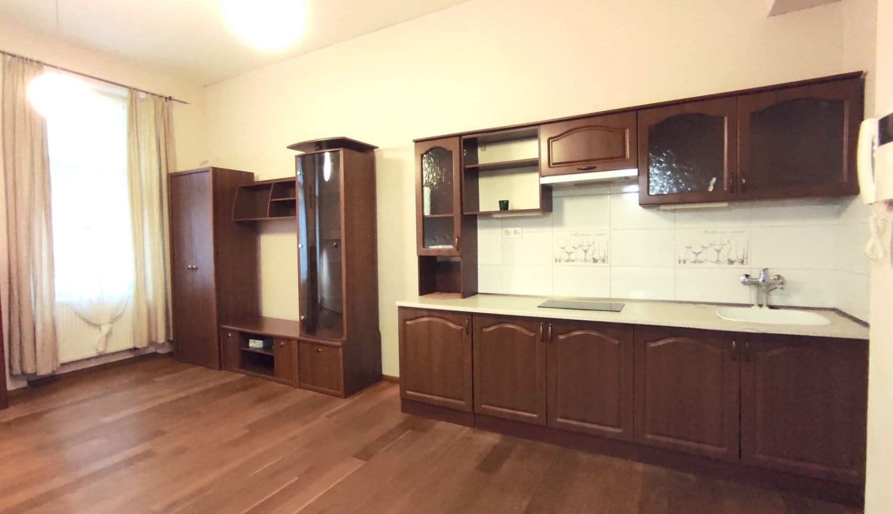 Studio flat to rent, 30 m², Tyršova, Prague, Prague Studio flat to rent, 30 m², Tyršova, Prague, Prague