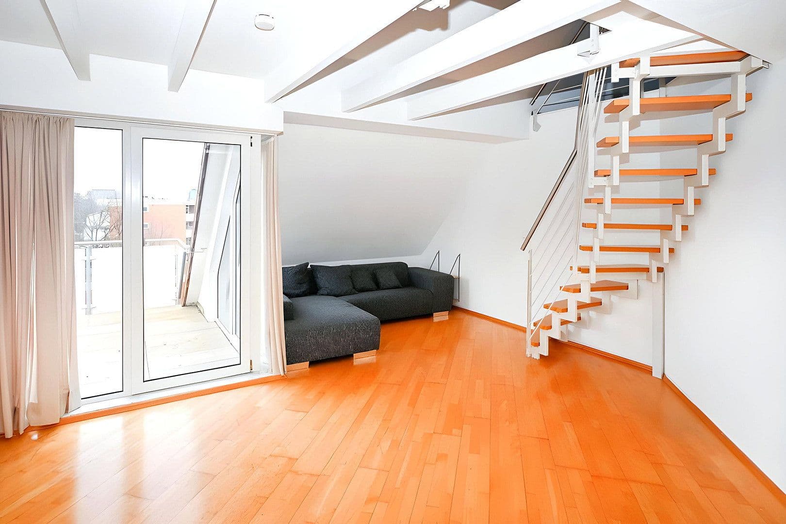 1 bedroom with open-plan kitchen flat to rent, 87 m², Helstorfer Straße 29, Hanover, Lower Saxony 1 bedroom with open-plan kitchen flat to rent, 87 m², Helstorfer Straße 29, Hanover, Lower Saxony