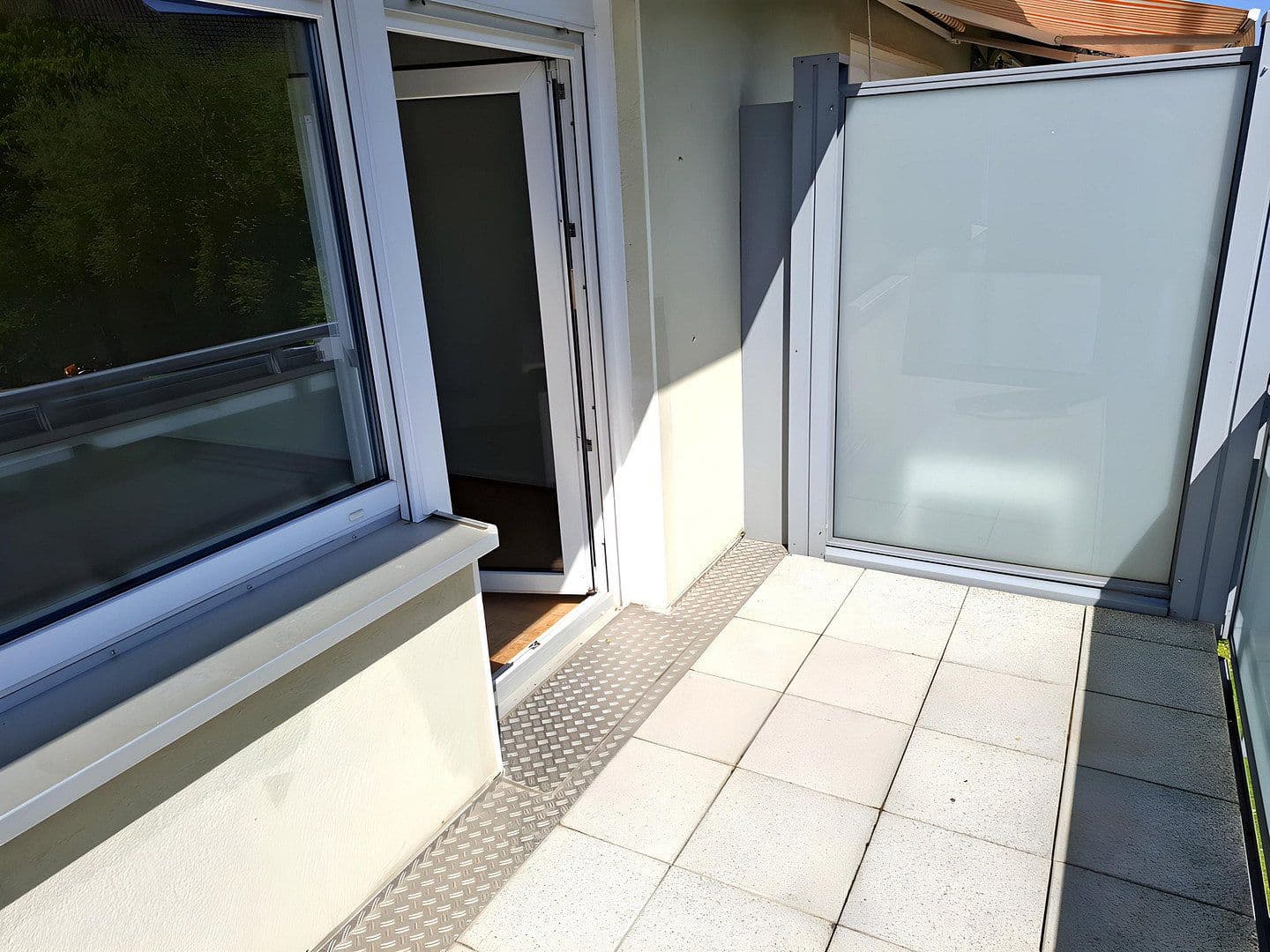 2 bedroom with open-plan kitchen flat to rent, 73 m², Hermannshöhe 24, Bochum, North Rhine-Westphalia 2 bedroom with open-plan kitchen flat to rent, 73 m², Hermannshöhe 24, Bochum, North Rhine-Westphalia