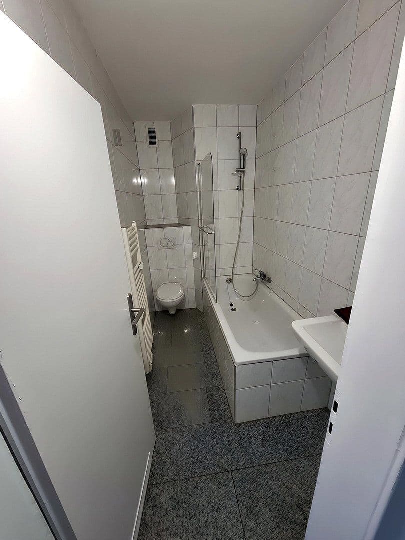 2 bedroom with open-plan kitchen flat to rent, 73 m², Hermannshöhe 24, Bochum, North Rhine-Westphalia 2 bedroom with open-plan kitchen flat to rent, 73 m², Hermannshöhe 24, Bochum, North Rhine-Westphalia