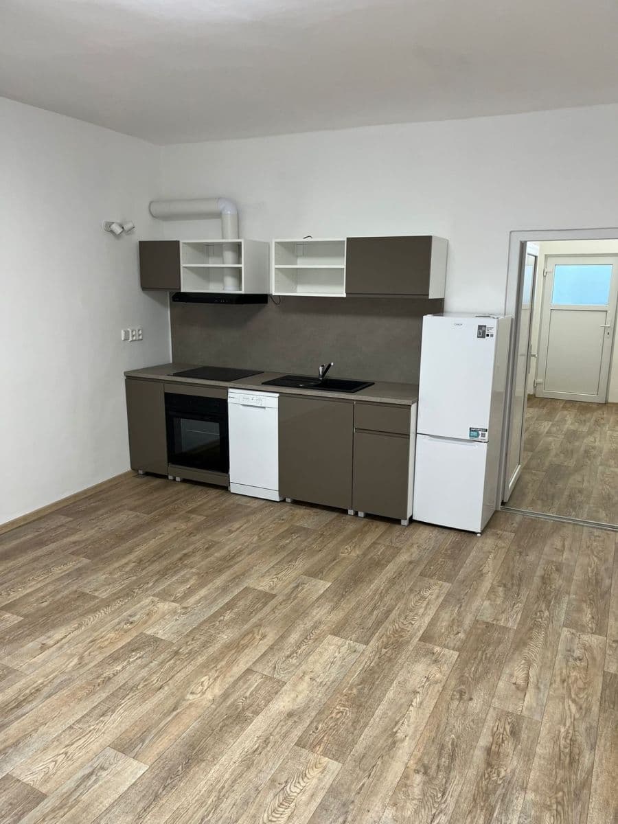Studio flat to rent, 40 m², Klášterská, Jindřichův Hradec, Jihočeský Region Studio flat to rent, 40 m², Klášterská, Jindřichův Hradec, Jihočeský Region