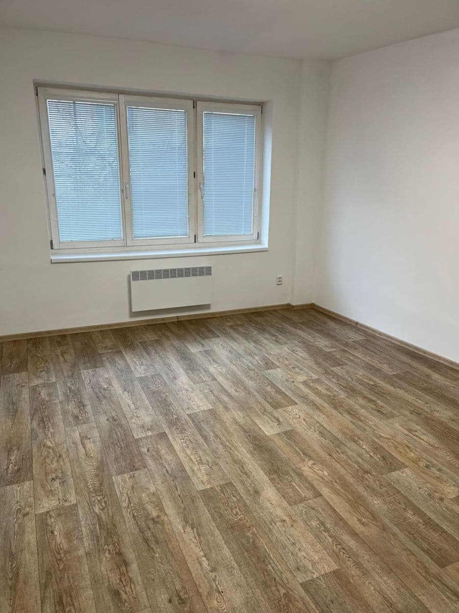 Studio flat to rent, 40 m², Klášterská, Jindřichův Hradec, Jihočeský Region Studio flat to rent, 40 m², Klášterská, Jindřichův Hradec, Jihočeský Region