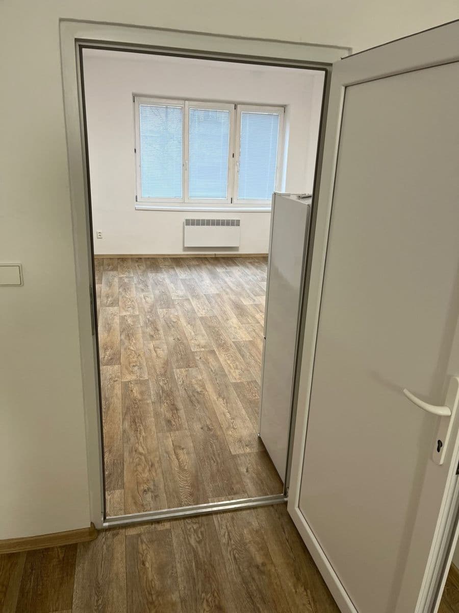 Studio flat to rent, 40 m², Klášterská, Jindřichův Hradec, Jihočeský Region Studio flat to rent, 40 m², Klášterská, Jindřichův Hradec, Jihočeský Region