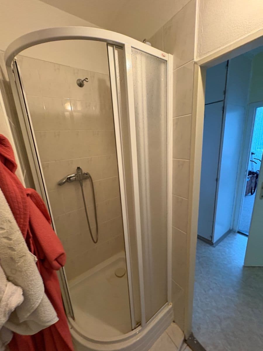 4 bedroom flat to rent, 97 m², Renoirova, Prague, Prague 4 bedroom flat to rent, 97 m², Renoirova, Prague, Prague