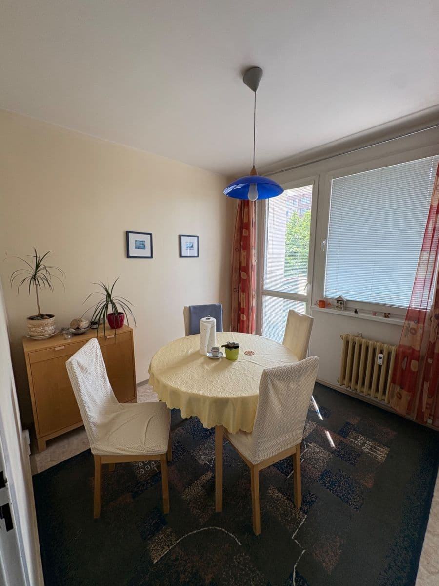 4 bedroom flat to rent, 97 m², Renoirova, Prague, Prague 4 bedroom flat to rent, 97 m², Renoirova, Prague, Prague