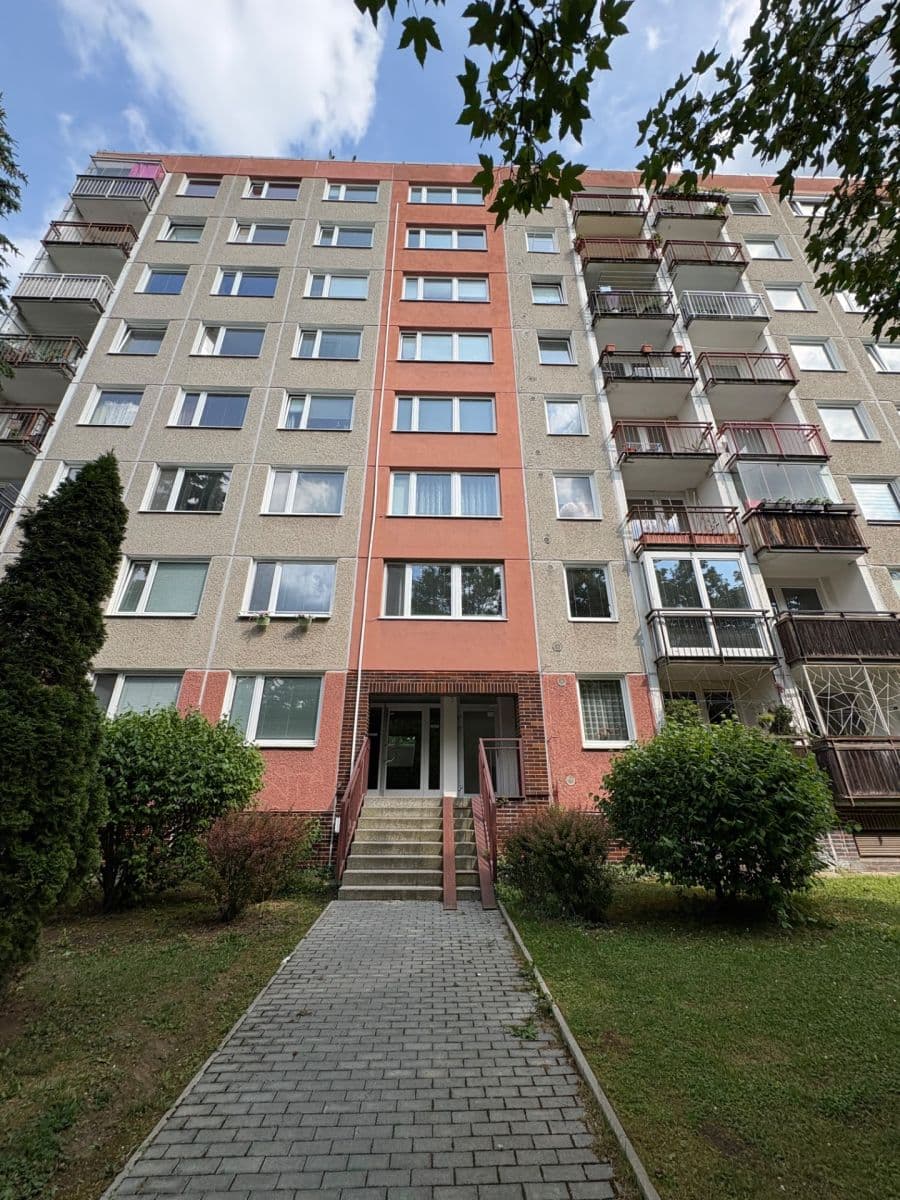 4 bedroom flat to rent, 97 m², Renoirova, Prague, Prague 4 bedroom flat to rent, 97 m², Renoirova, Prague, Prague