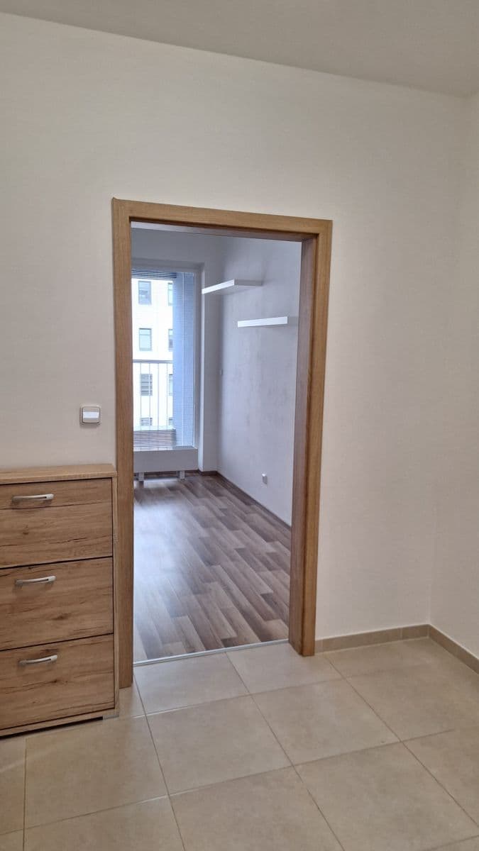 Studio flat to rent, 34 m², Oty Bubeníčka, Prague, Prague Studio flat to rent, 34 m², Oty Bubeníčka, Prague, Prague