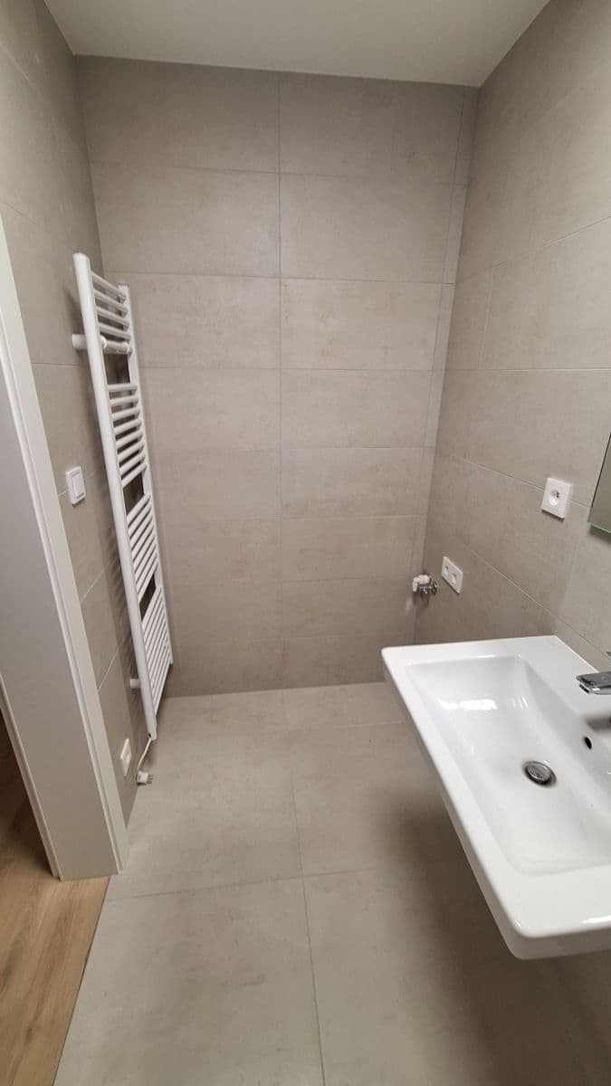 1 bedroom with open-plan kitchen flat to rent, 61 m², Bystrcká, Brno, Jihomoravský Region 1 bedroom with open-plan kitchen flat to rent, 61 m², Bystrcká, Brno, Jihomoravský Region
