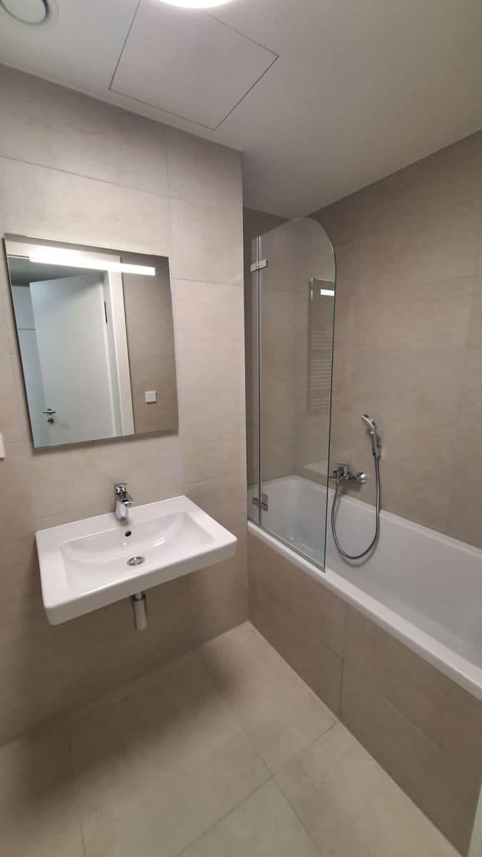 1 bedroom with open-plan kitchen flat to rent, 61 m², Bystrcká, Brno, Jihomoravský Region 1 bedroom with open-plan kitchen flat to rent, 61 m², Bystrcká, Brno, Jihomoravský Region