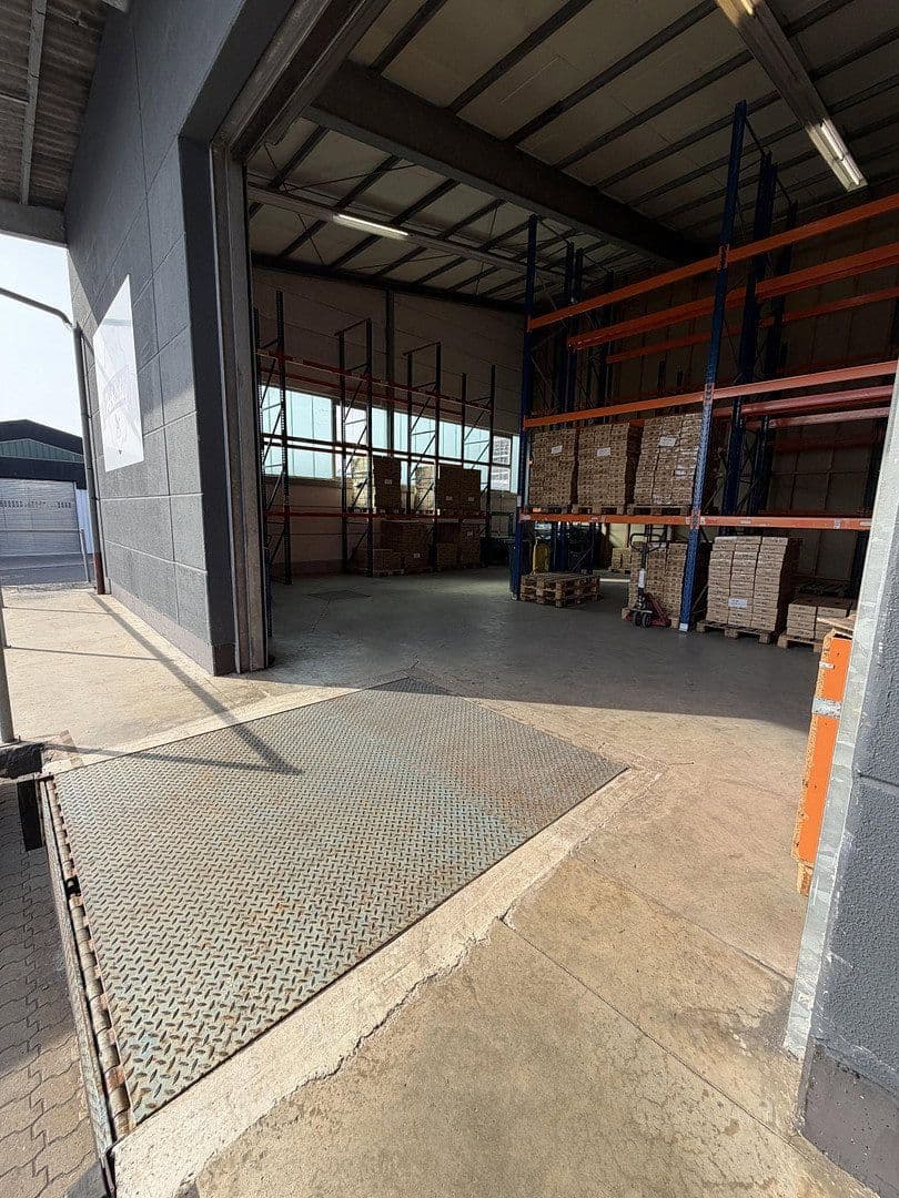non-residential property to rent, 1,300 m², Neunkirchen-Seelscheid, North Rhine-Westphalia non-residential property to rent, 1,300 m², Neunkirchen-Seelscheid, North Rhine-Westphalia