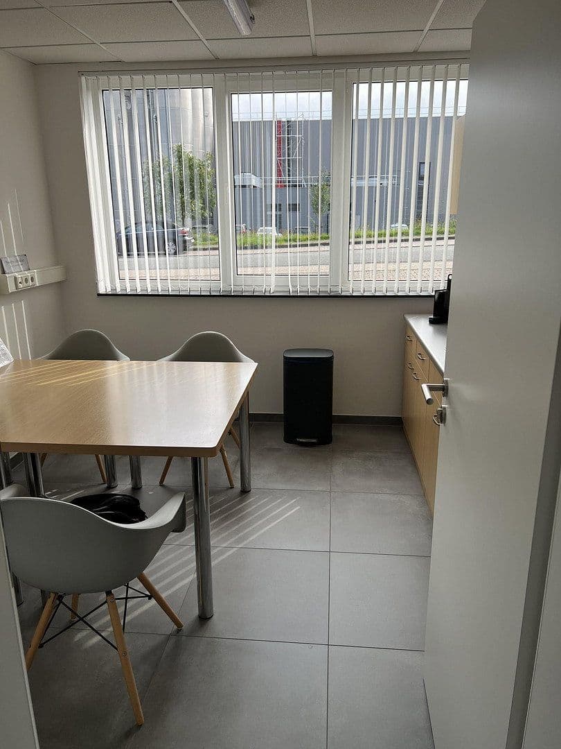 non-residential property for sale, 2,254 m², Leopoldshöhe, North Rhine-Westphalia non-residential property for sale, 2,254 m², Leopoldshöhe, North Rhine-Westphalia
