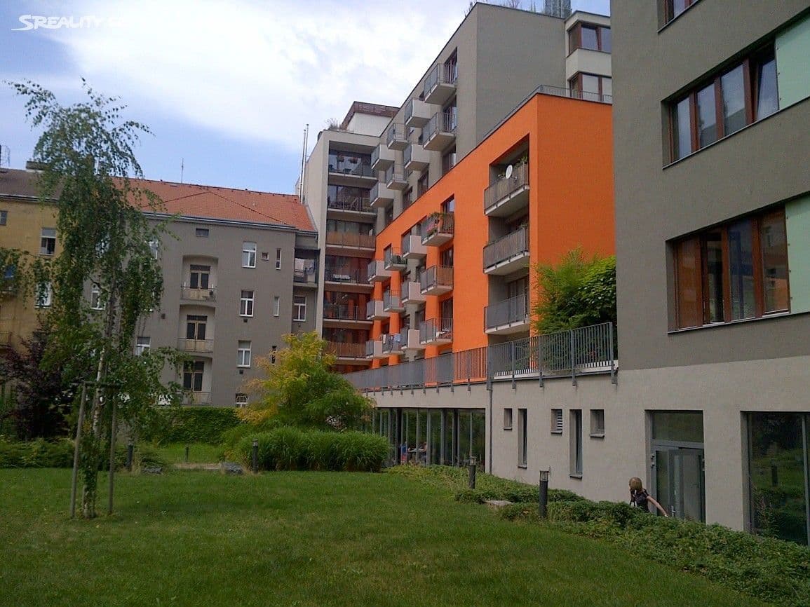 1 bedroom with open-plan kitchen flat to rent, 62 m², V Háji, Prague, Prague 1 bedroom with open-plan kitchen flat to rent, 62 m², V Háji, Prague, Prague