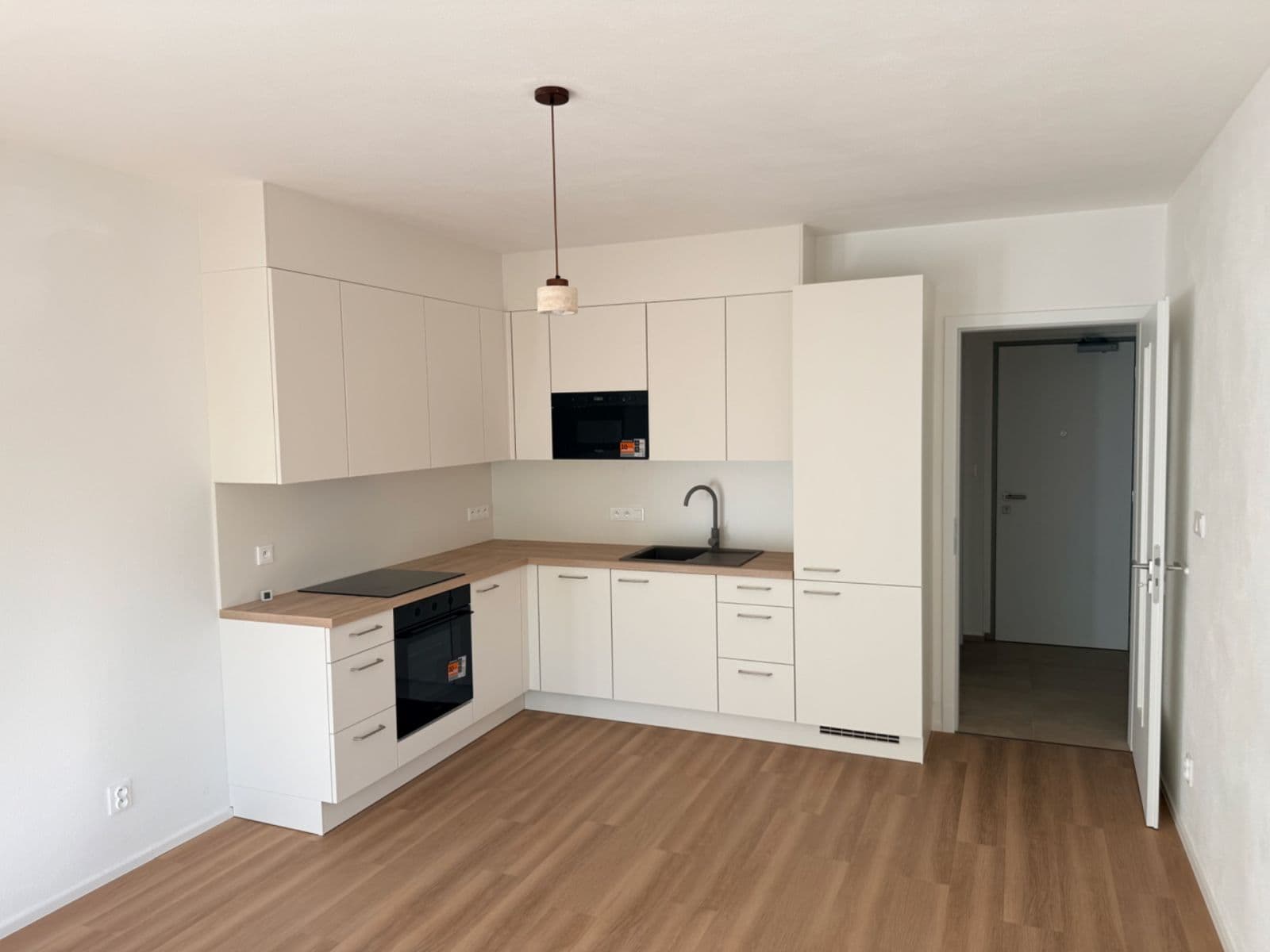1 bedroom with open-plan kitchen flat to rent, 66 m², Zahradní, Plzeň, Plzeňský Region 1 bedroom with open-plan kitchen flat to rent, 66 m², Zahradní, Plzeň, Plzeňský Region