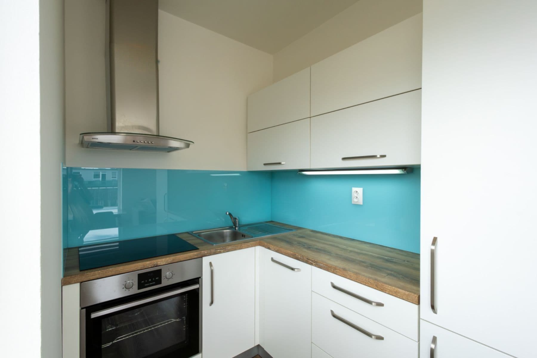 1 bedroom with open-plan kitchen flat to rent, 45 m², Pod Harfou, Prague, Prague 1 bedroom with open-plan kitchen flat to rent, 45 m², Pod Harfou, Prague, Prague