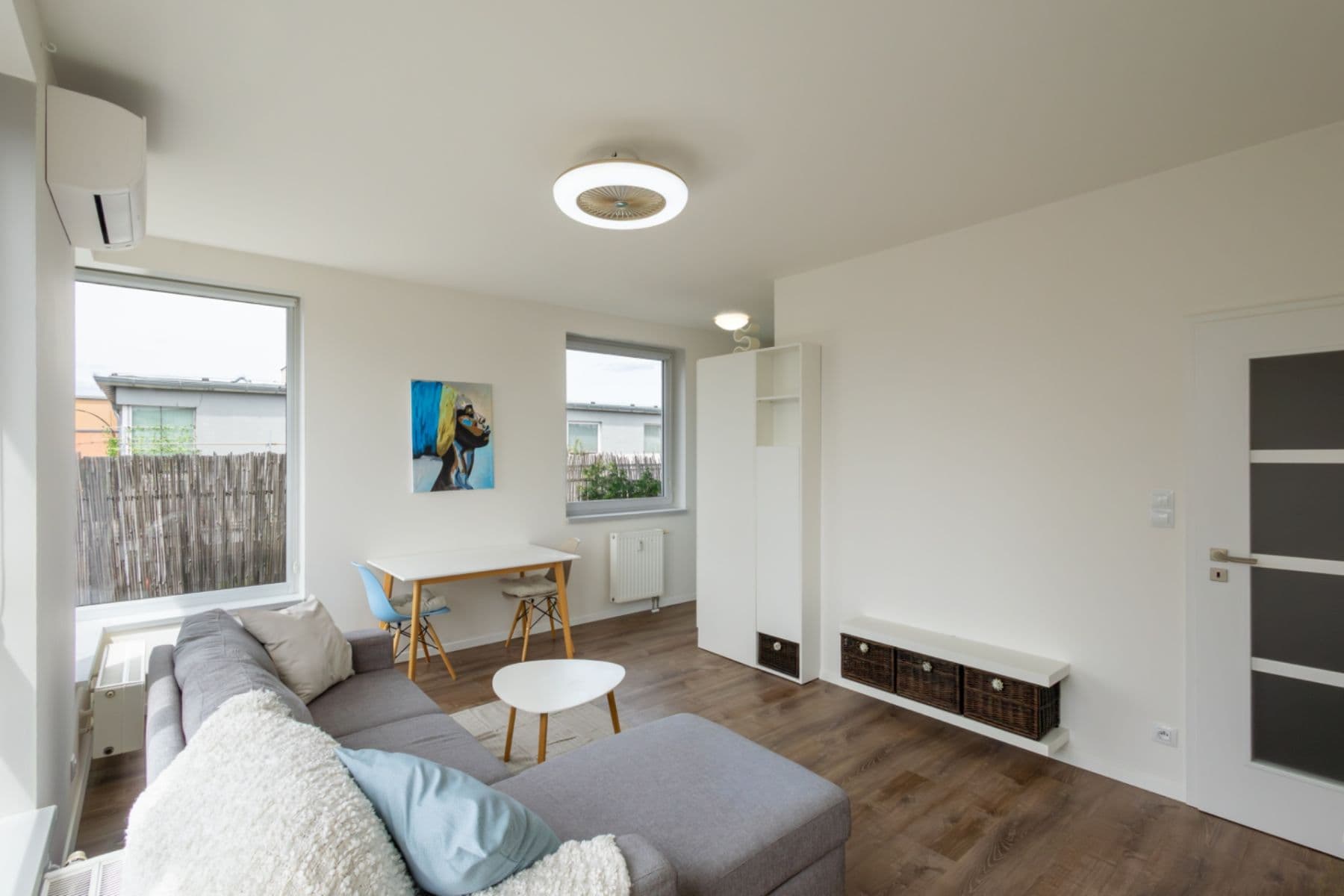 1 bedroom with open-plan kitchen flat to rent, 45 m², Pod Harfou, Prague, Prague 1 bedroom with open-plan kitchen flat to rent, 45 m², Pod Harfou, Prague, Prague
