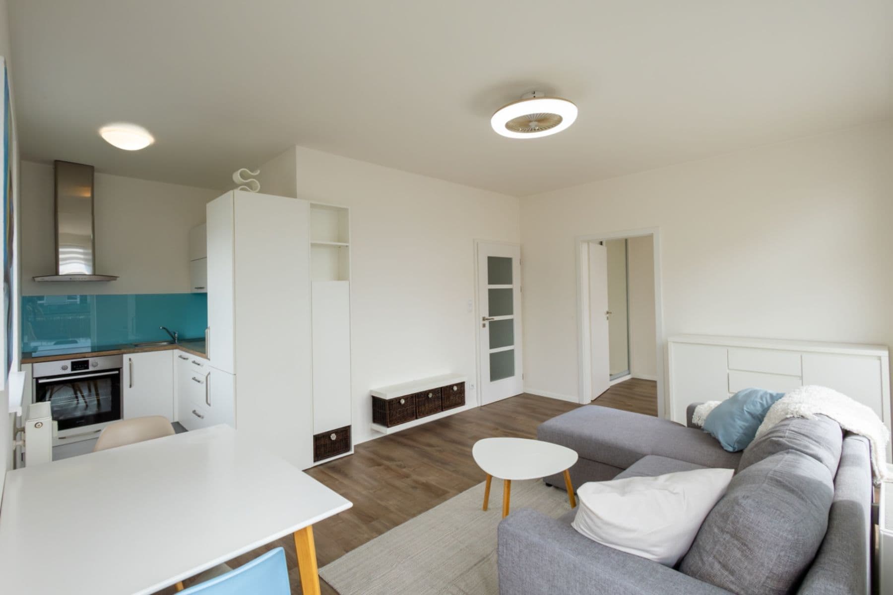 1 bedroom with open-plan kitchen flat to rent, 45 m², Pod Harfou, Prague, Prague 1 bedroom with open-plan kitchen flat to rent, 45 m², Pod Harfou, Prague, Prague