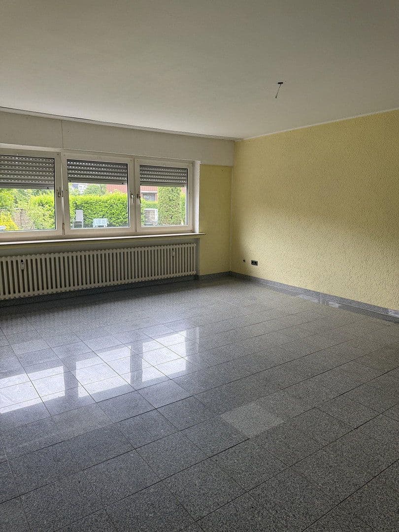 2 bedroom with open-plan kitchen flat to rent, 98 m², Oberhausen, North Rhine-Westphalia 2 bedroom with open-plan kitchen flat to rent, 98 m², Oberhausen, North Rhine-Westphalia