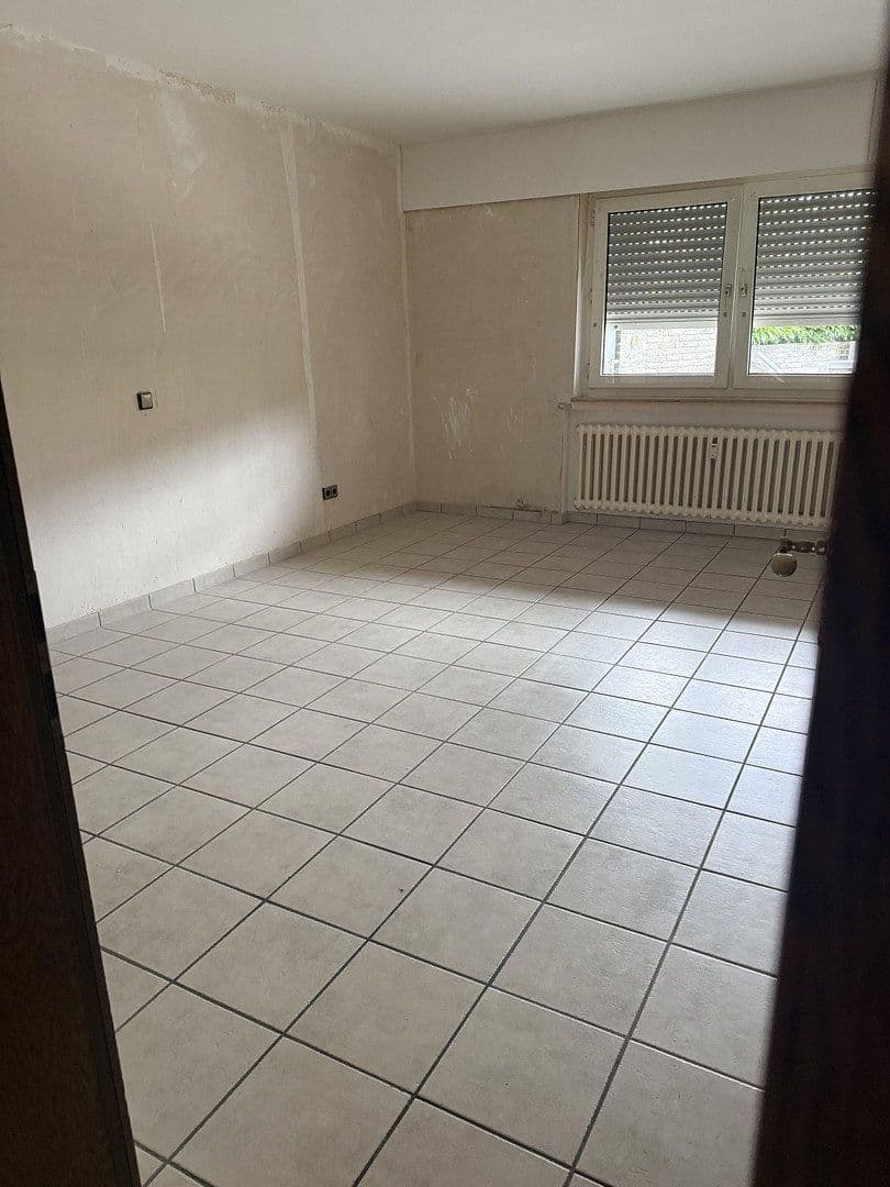 2 bedroom with open-plan kitchen flat to rent, 98 m², Oberhausen, North Rhine-Westphalia 2 bedroom with open-plan kitchen flat to rent, 98 m², Oberhausen, North Rhine-Westphalia