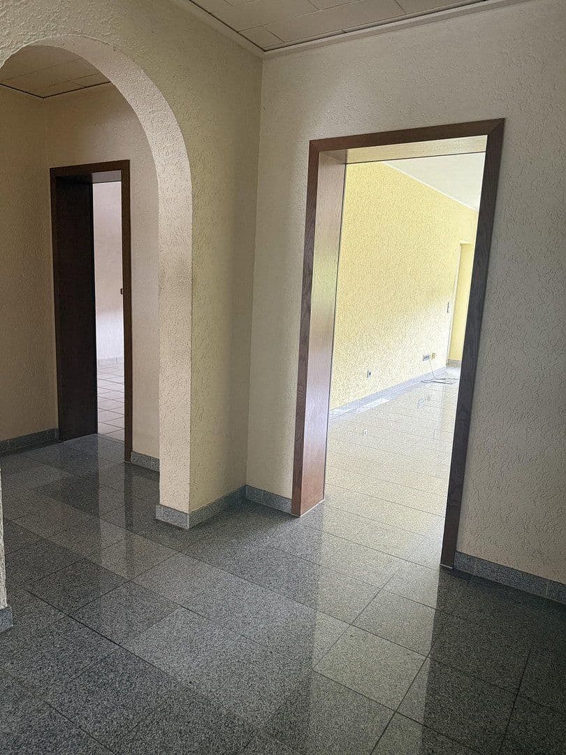 2 bedroom with open-plan kitchen flat to rent, 98 m², Oberhausen, North Rhine-Westphalia 2 bedroom with open-plan kitchen flat to rent, 98 m², Oberhausen, North Rhine-Westphalia