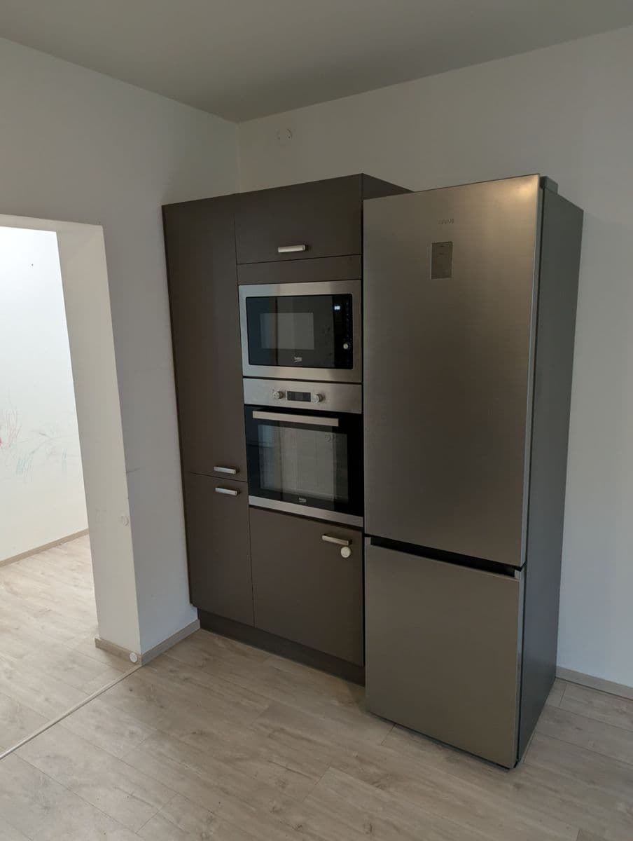 2 bedroom with open-plan kitchen flat to rent, 87 m², Pekařská, Brno, Jihomoravský Region 2 bedroom with open-plan kitchen flat to rent, 87 m², Pekařská, Brno, Jihomoravský Region