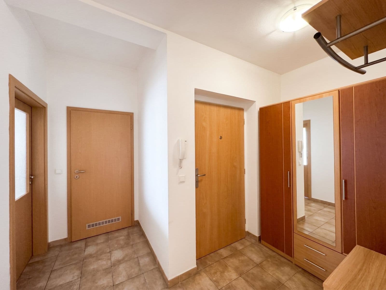2 bedroom with open-plan kitchen flat to rent, 84 m², Lomená, Zbuzany, Středočeský Region 2 bedroom with open-plan kitchen flat to rent, 84 m², Lomená, Zbuzany, Středočeský Region
