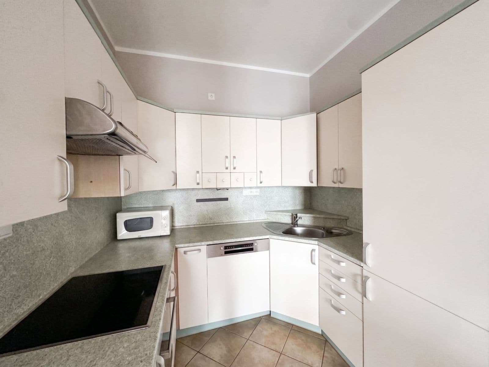 2 bedroom with open-plan kitchen flat to rent, 84 m², Lomená, Zbuzany, Středočeský Region 2 bedroom with open-plan kitchen flat to rent, 84 m², Lomená, Zbuzany, Středočeský Region