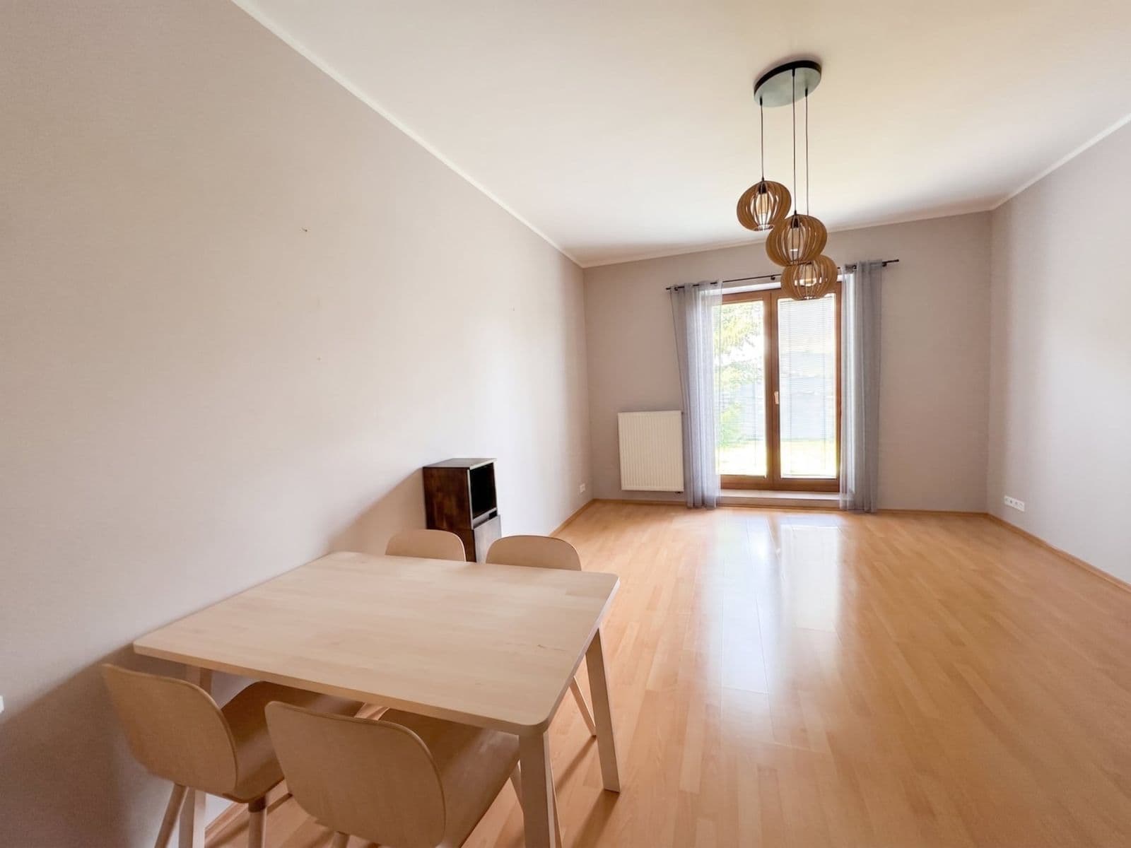 2 bedroom with open-plan kitchen flat to rent, 84 m², Lomená, Zbuzany, Středočeský Region 2 bedroom with open-plan kitchen flat to rent, 84 m², Lomená, Zbuzany, Středočeský Region