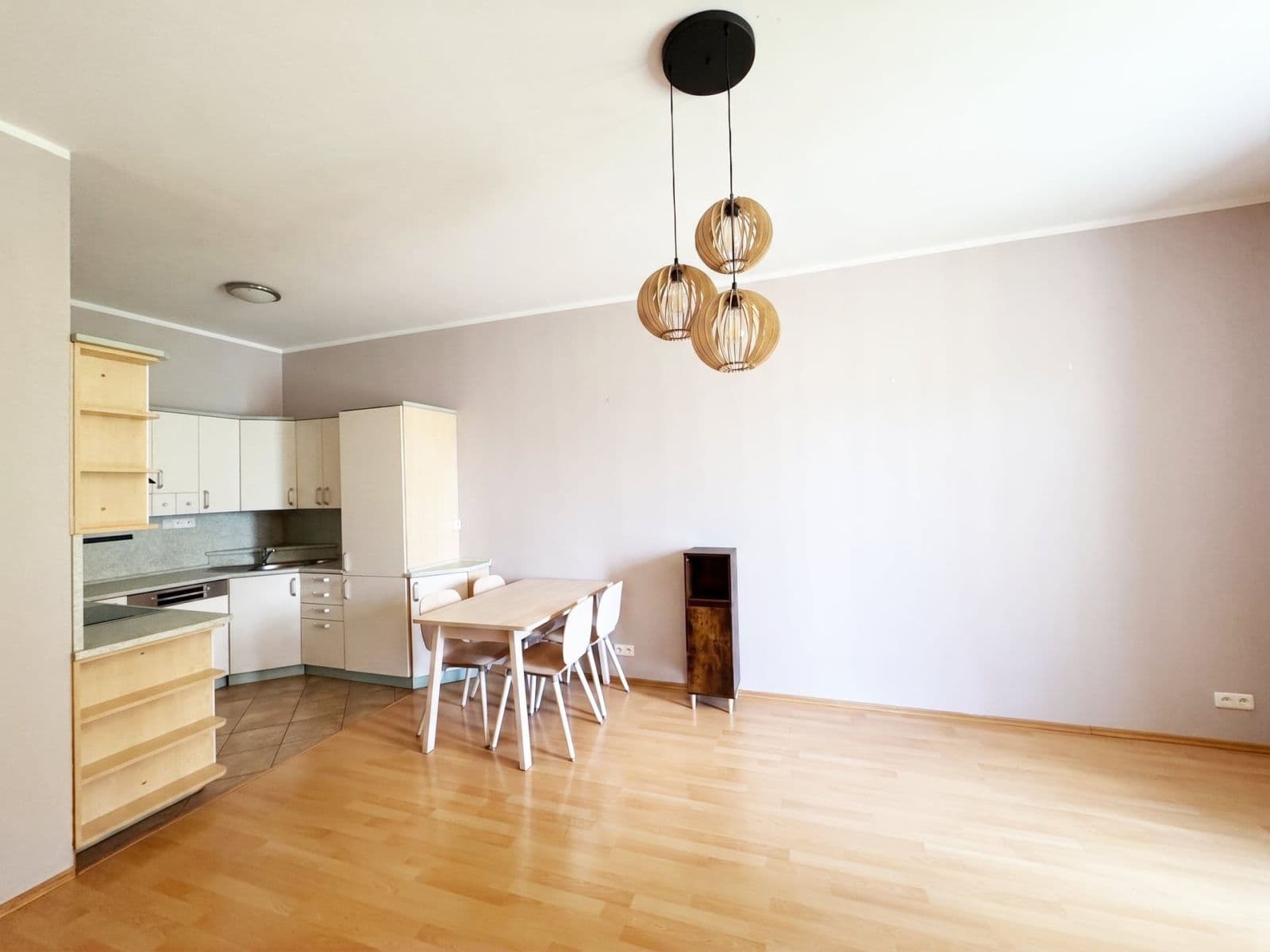 2 bedroom with open-plan kitchen flat to rent, 84 m², Lomená, Zbuzany, Středočeský Region 2 bedroom with open-plan kitchen flat to rent, 84 m², Lomená, Zbuzany, Středočeský Region