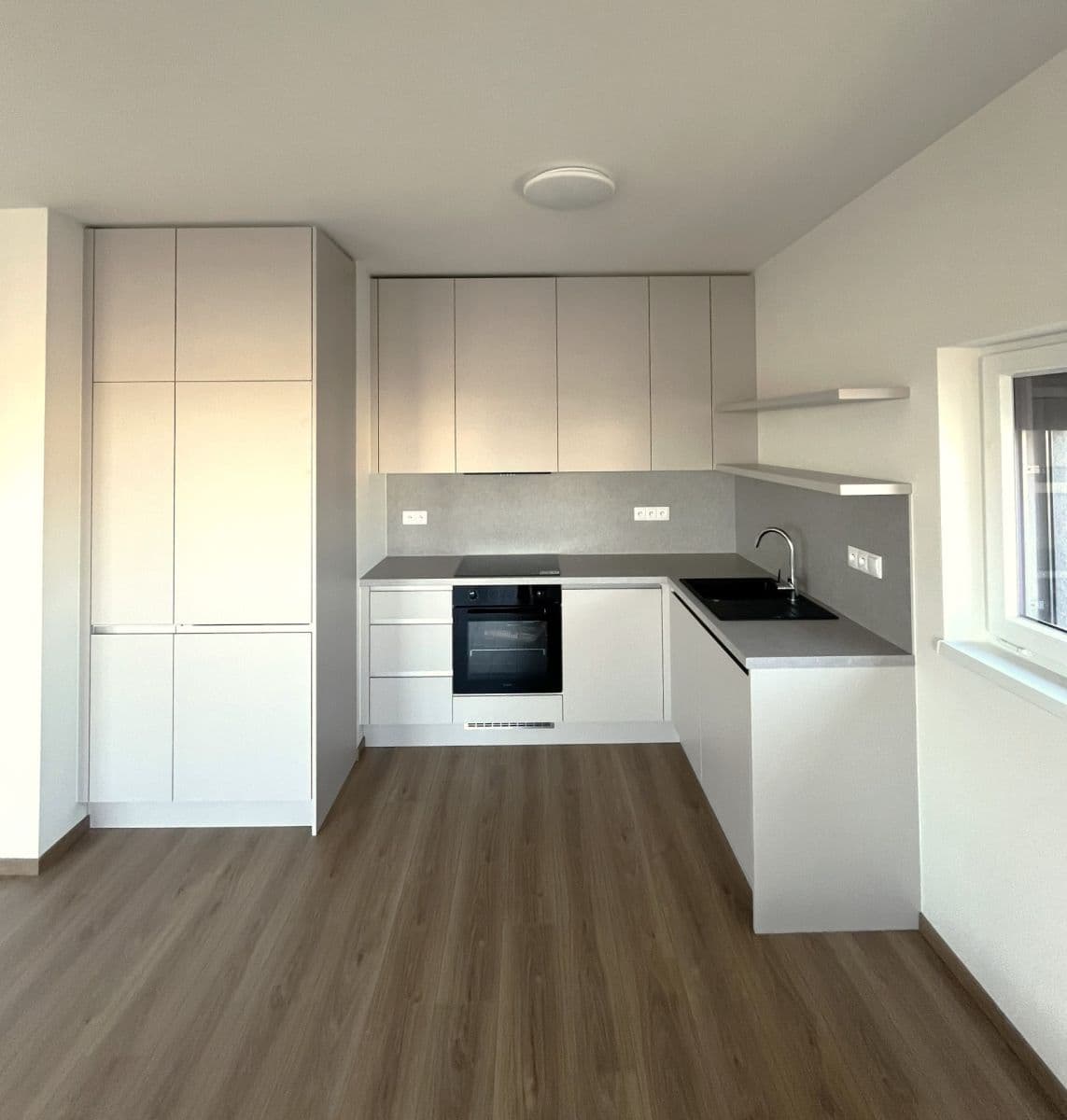 1 bedroom with open-plan kitchen flat to rent, 67 m², Gerstelova, Prague, Prague 1 bedroom with open-plan kitchen flat to rent, 67 m², Gerstelova, Prague, Prague