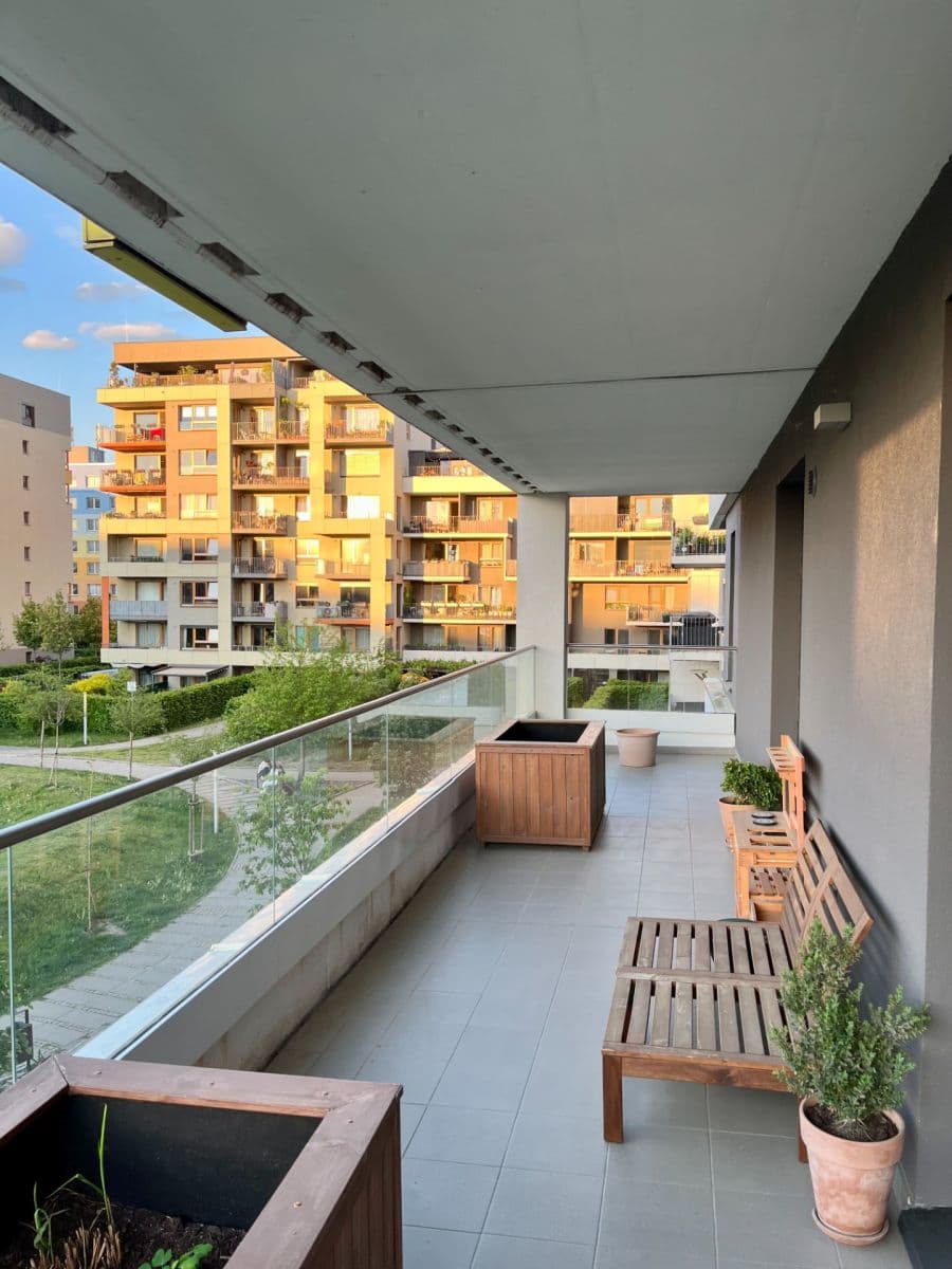 1 bedroom with open-plan kitchen flat to rent, 60 m², Zlochova, Prague, Prague 1 bedroom with open-plan kitchen flat to rent, 60 m², Zlochova, Prague, Prague