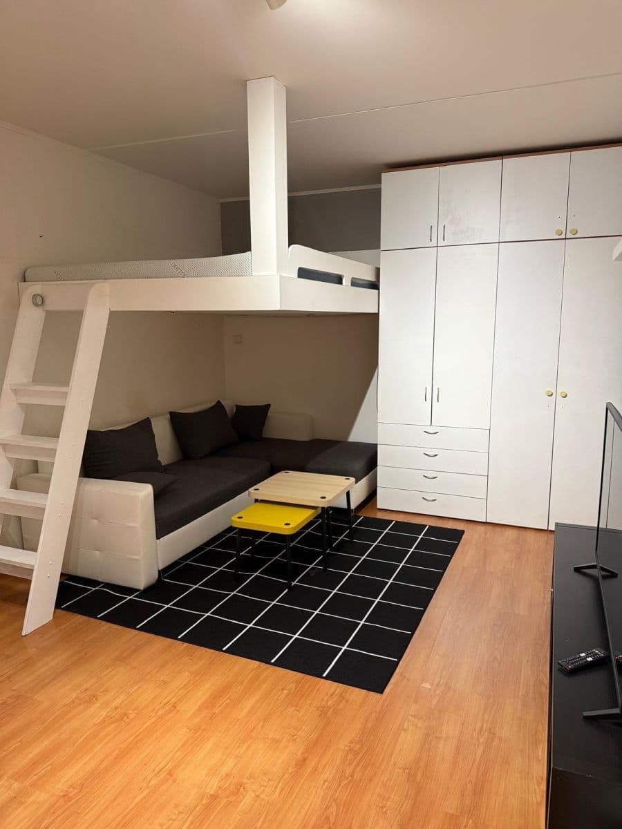 Studio flat to rent, 31 m², Brodského, Prague, Prague Studio flat to rent, 31 m², Brodského, Prague, Prague