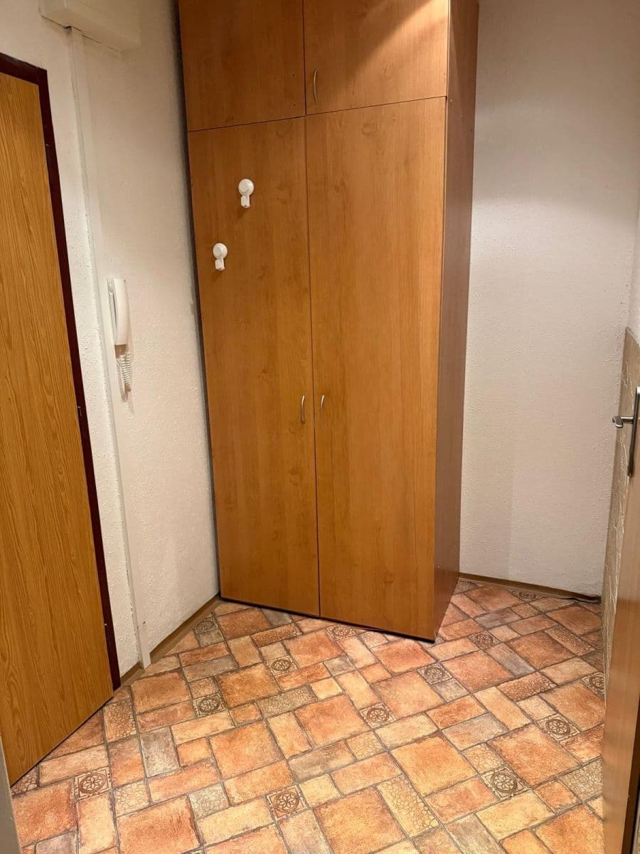 Studio flat to rent, 31 m², Brodského, Prague, Prague Studio flat to rent, 31 m², Brodského, Prague, Prague