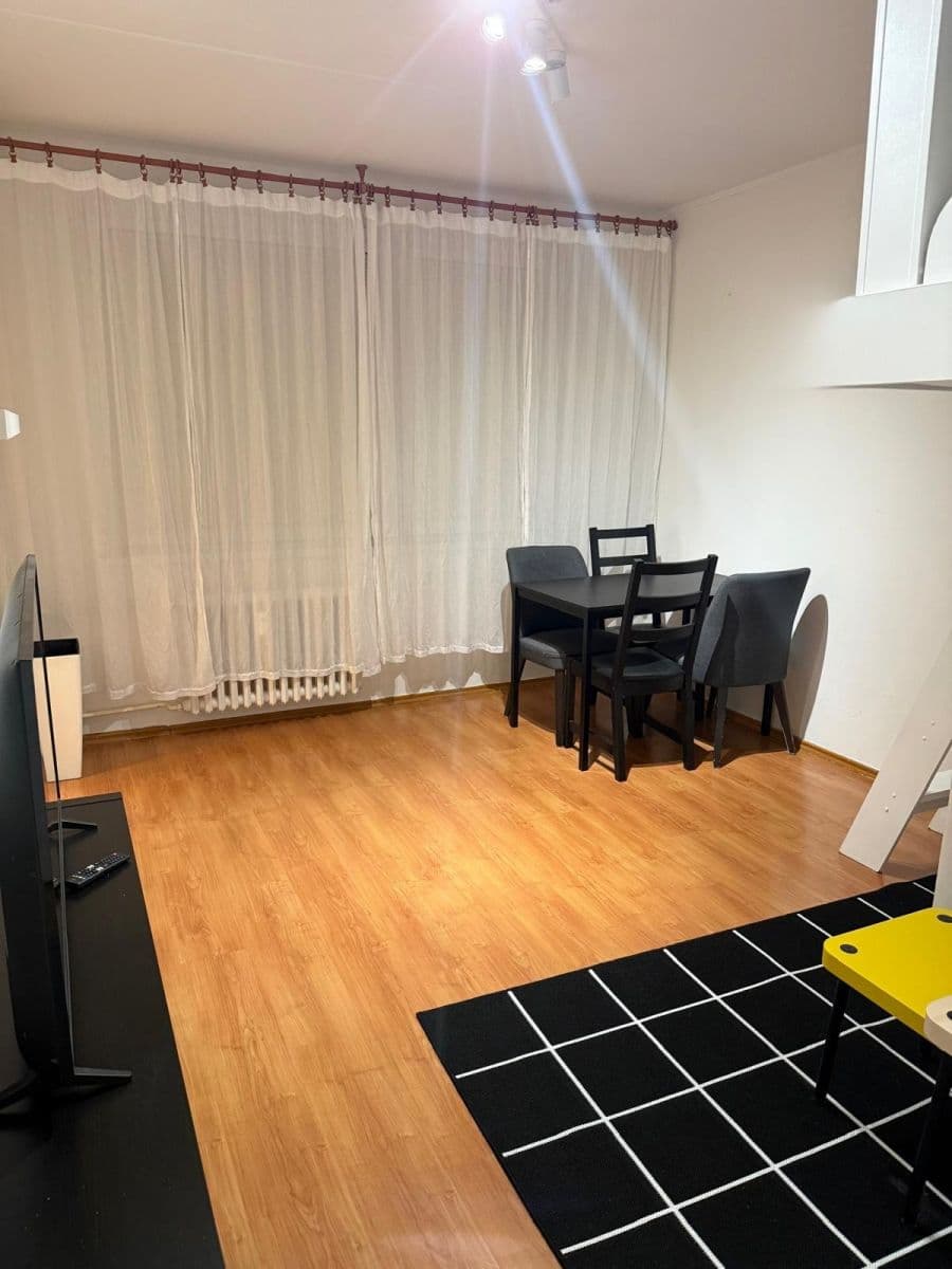 Studio flat to rent, 31 m², Brodského, Prague, Prague Studio flat to rent, 31 m², Brodského, Prague, Prague