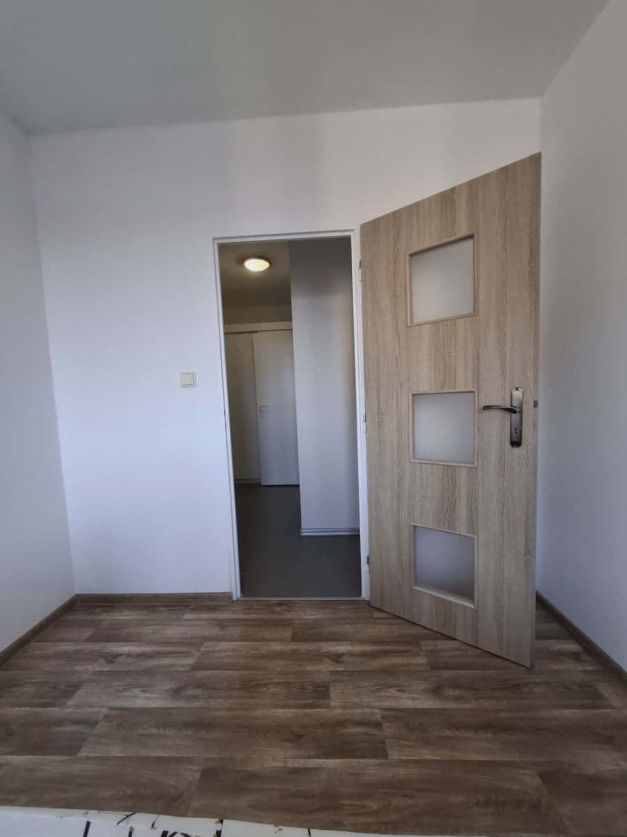 1 bedroom with open-plan kitchen flat to rent, 44 m², Vlasákova, Mělník, Středočeský Region 1 bedroom with open-plan kitchen flat to rent, 44 m², Vlasákova, Mělník, Středočeský Region