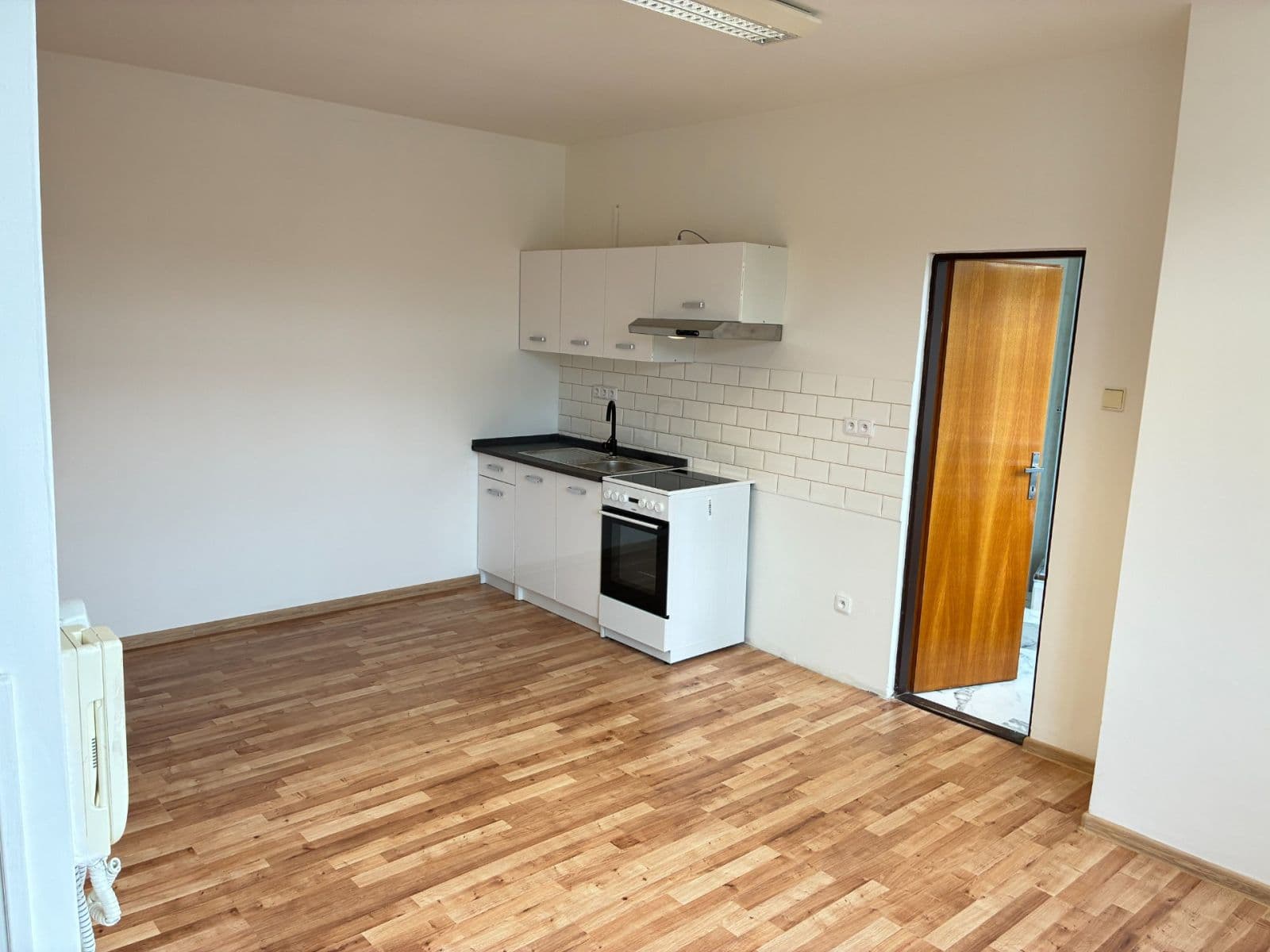 Studio flat to rent, 27 m², T. G. Masaryka, Karlovy Vary, Karlovarský Region Studio flat to rent, 27 m², T. G. Masaryka, Karlovy Vary, Karlovarský Region