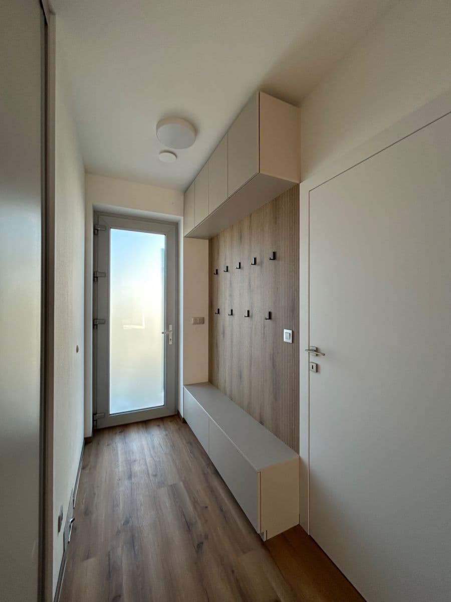 3 bedroom with open-plan kitchen flat to rent, 115 m², Šlapanice, Jihomoravský Region 3 bedroom with open-plan kitchen flat to rent, 115 m², Šlapanice, Jihomoravský Region