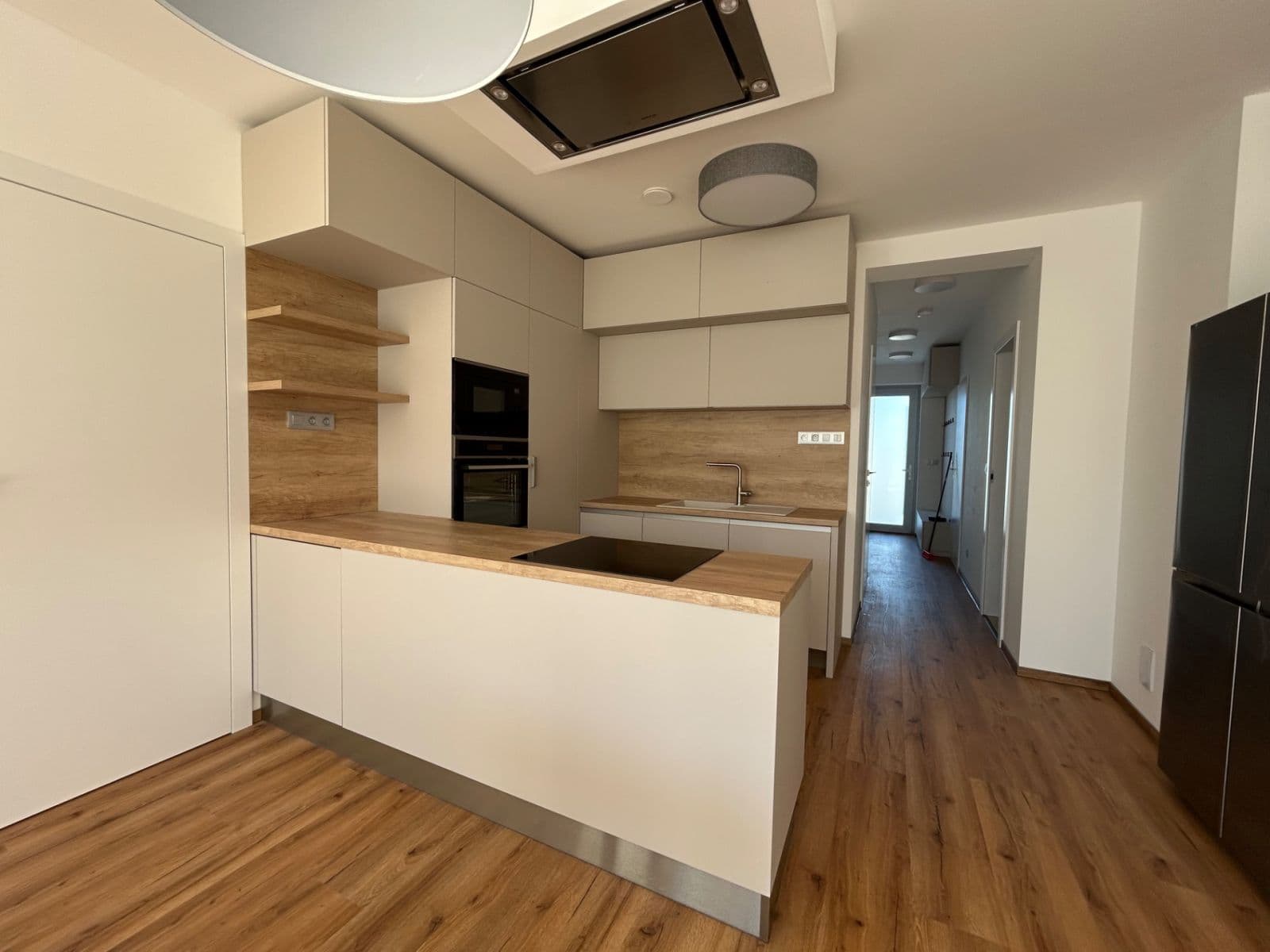 3 bedroom with open-plan kitchen flat to rent, 115 m², Šlapanice, Jihomoravský Region 3 bedroom with open-plan kitchen flat to rent, 115 m², Šlapanice, Jihomoravský Region