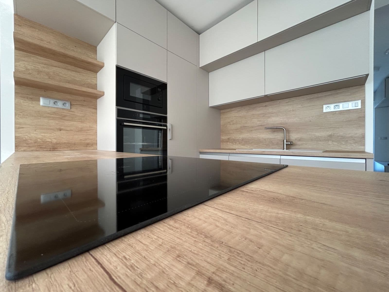 3 bedroom with open-plan kitchen flat to rent, 115 m², Šlapanice, Jihomoravský Region 3 bedroom with open-plan kitchen flat to rent, 115 m², Šlapanice, Jihomoravský Region