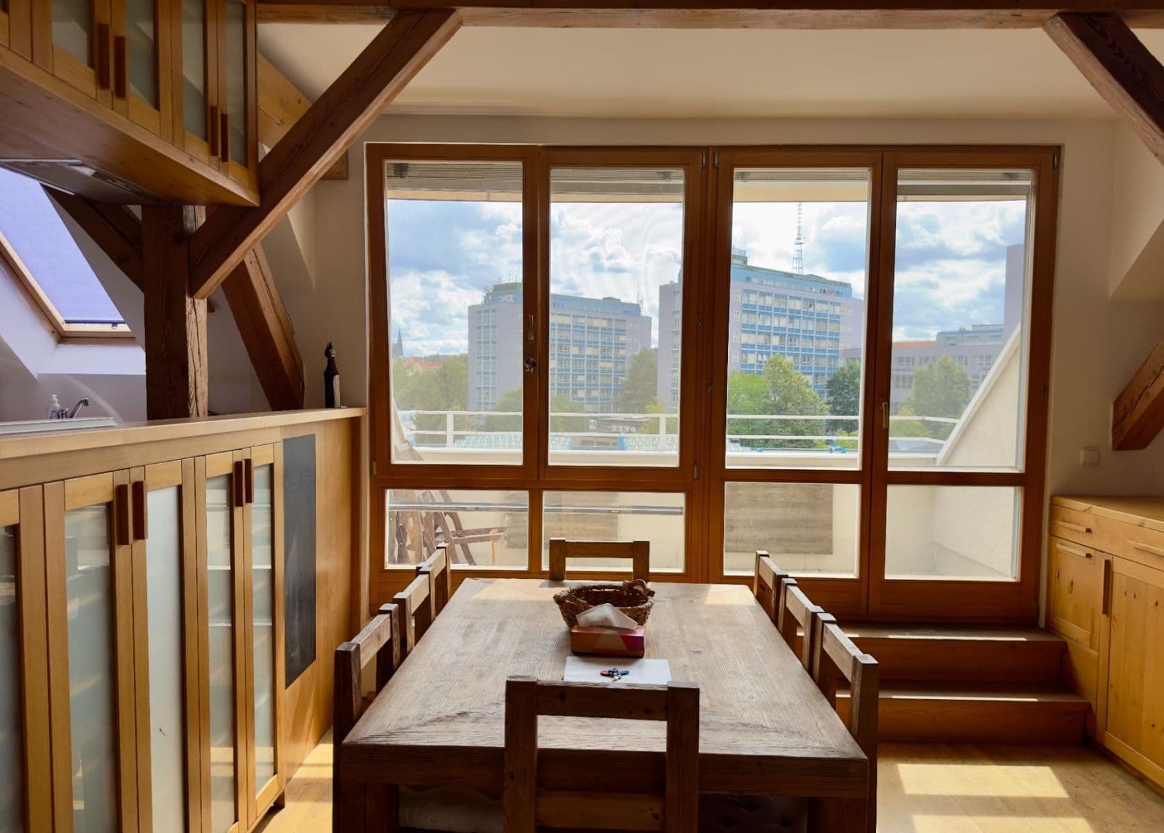 3 bedroom with open-plan kitchen flat to rent, 132 m², Velflíkova, Prague, Prague 3 bedroom with open-plan kitchen flat to rent, 132 m², Velflíkova, Prague, Prague