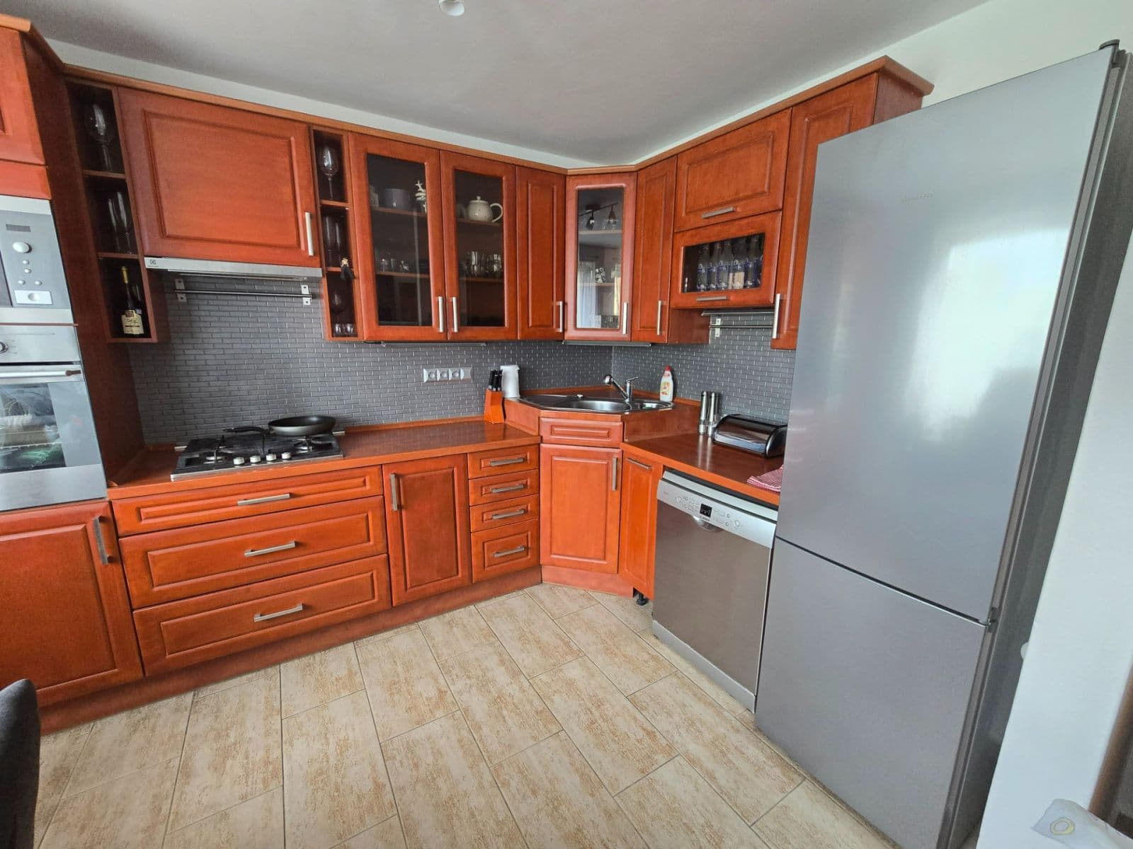 2 bedroom with open-plan kitchen flat to rent, 72 m², Bolívarova, Prague, Prague 2 bedroom with open-plan kitchen flat to rent, 72 m², Bolívarova, Prague, Prague