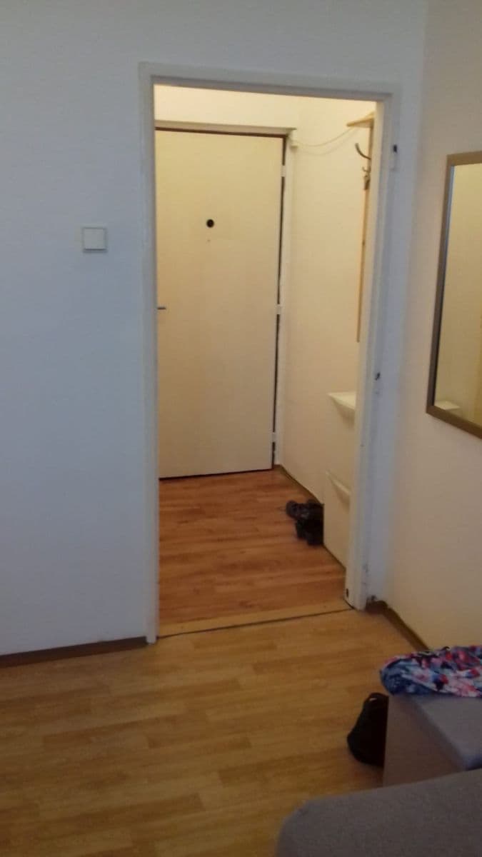 Studio flat to rent, 30 m², Nad Kajetánkou, Prague, Prague Studio flat to rent, 30 m², Nad Kajetánkou, Prague, Prague