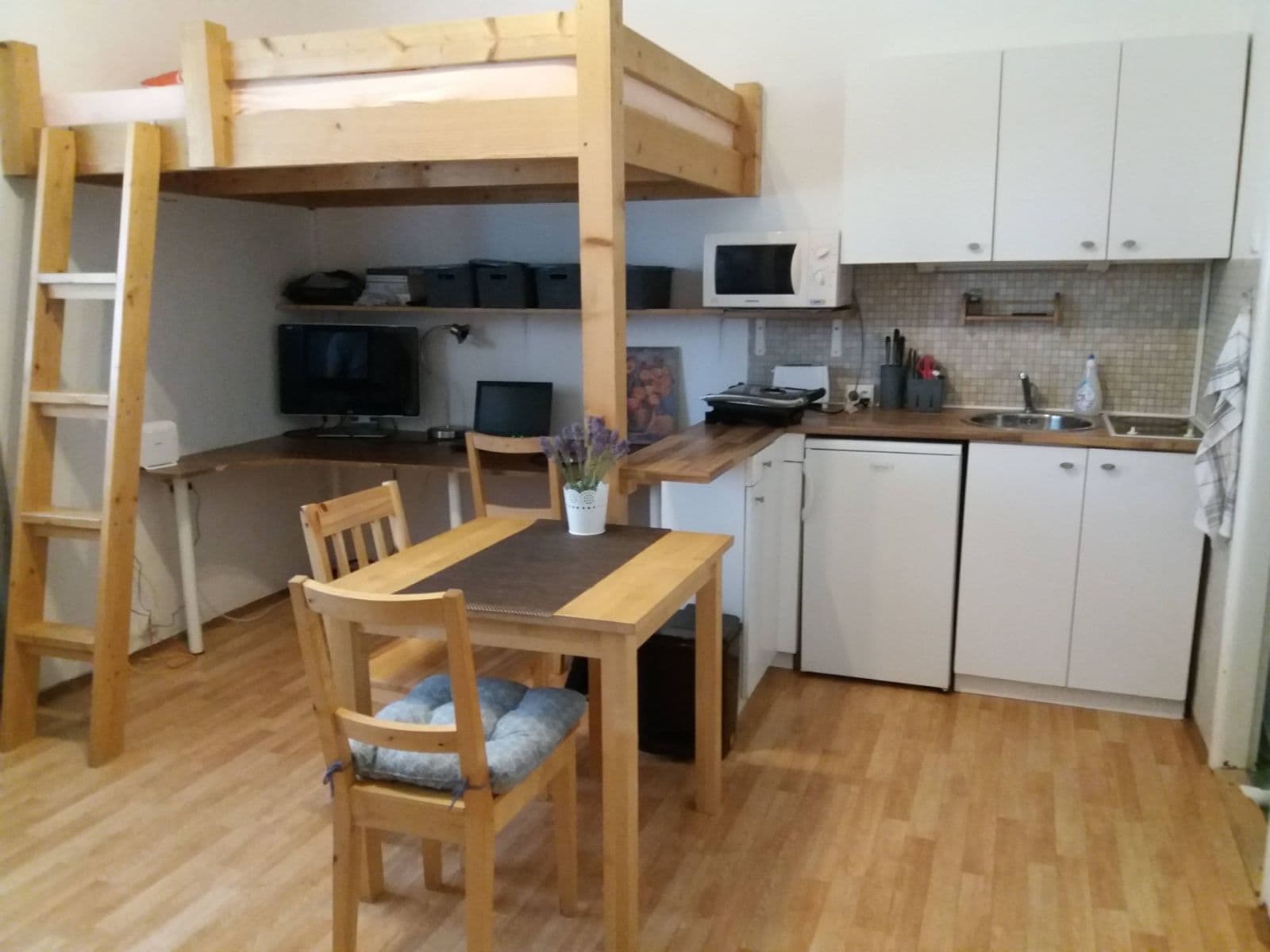 Studio flat to rent, 30 m², Nad Kajetánkou, Prague, Prague Studio flat to rent, 30 m², Nad Kajetánkou, Prague, Prague