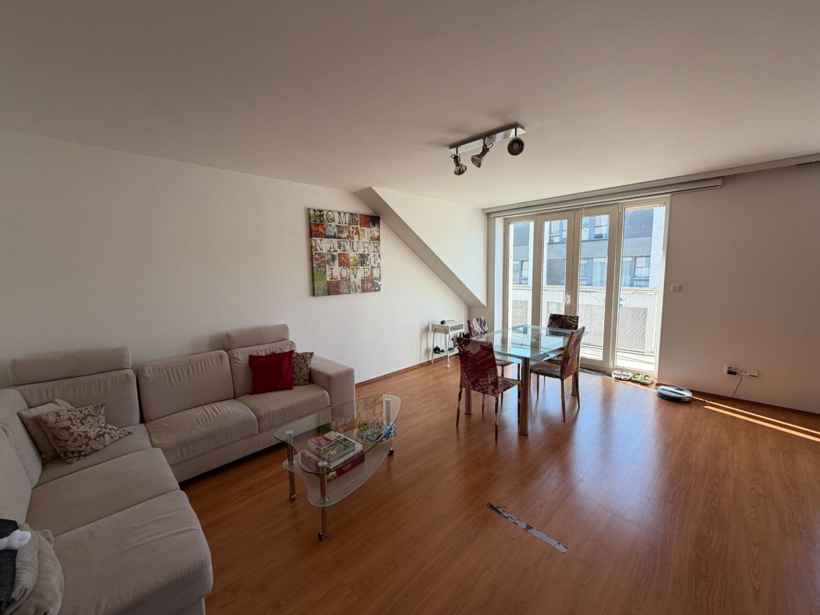 4 bedroom with open-plan kitchen flat to rent, 182 m², Sokolovská, Prague, Prague 4 bedroom with open-plan kitchen flat to rent, 182 m², Sokolovská, Prague, Prague
