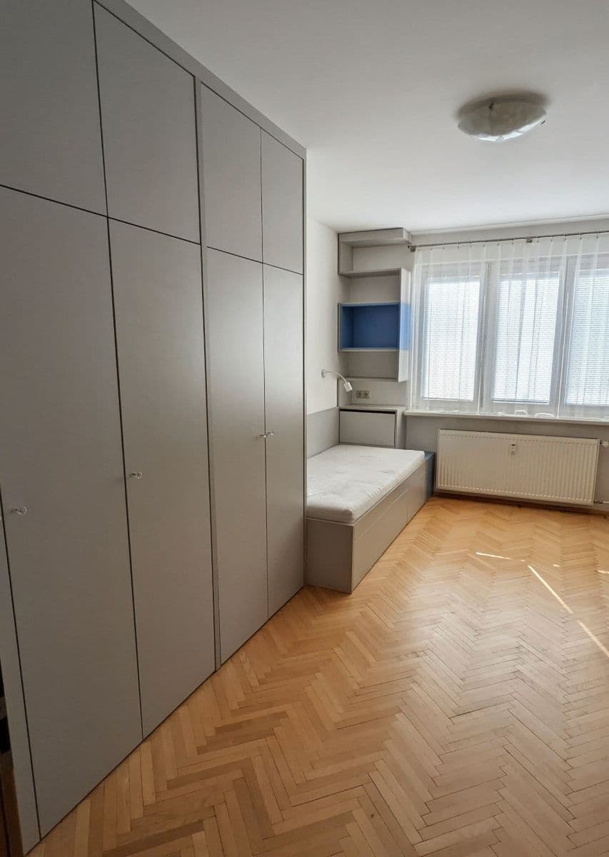 3 bedroom flat to rent, 68 m², Tuchorazská, Prague, Prague 3 bedroom flat to rent, 68 m², Tuchorazská, Prague, Prague